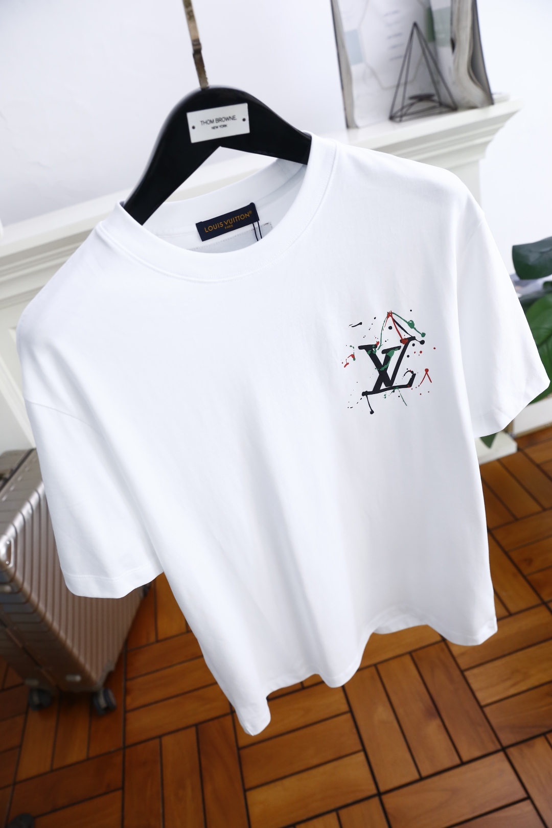 🔥路易威*/Louis Vuit*on.
2025夏季新款原单男士休闲短袖T恤！奢华经典品牌原版LOGO