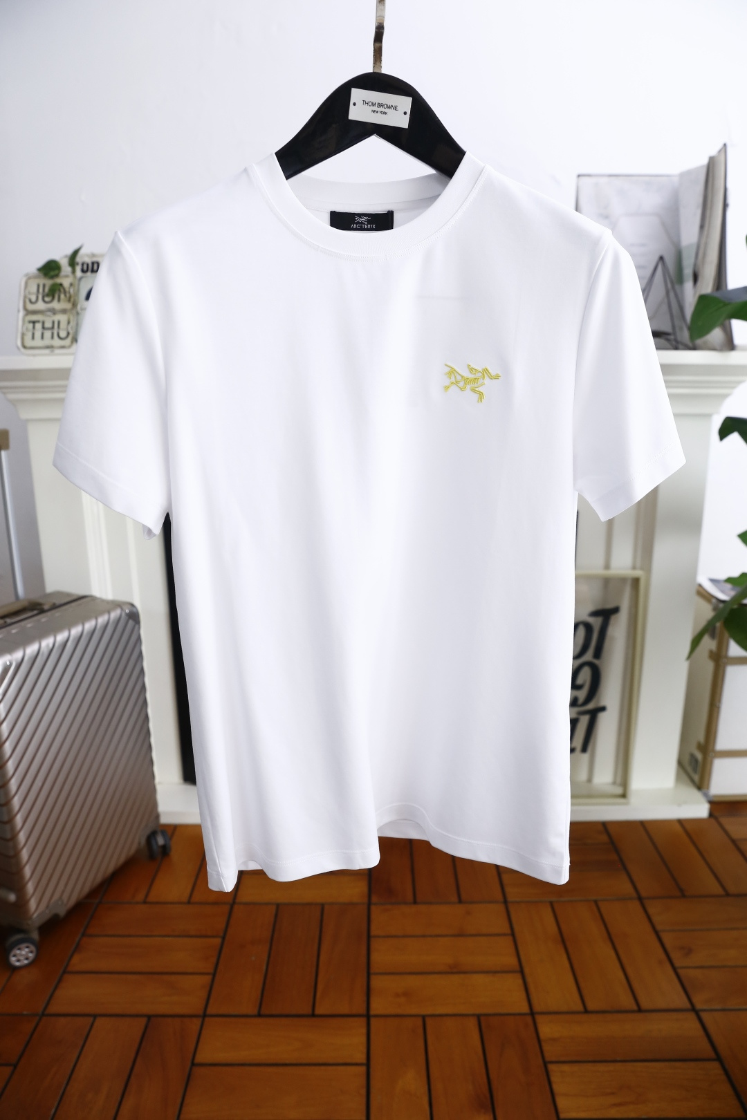 NO:474690,ARC'TERYX/Archaeoptera Bird. New in summer!  Fashionable men's round neck short sleeves!  Customized comfortable breathable fabrics are premium and refreshing!  !  Luxury classic brand logo design!  The perfect combination of fashion and comfort. Choose high-quality fabrics to make it soft and comfortable, skin-friendly and breathable, and wear without any irritation!  The iconic logo highlights your personality and taste. The fabric is comfortable to wear and not easily deformed!  A must-have item for trendy men!  Complete three standards!  Counter size S-XL, shipped the next day!  ,arc'teryx,T-shirt,alexander wang19860909ARC'TERYX/始祖鸟. 25夏季新品！时尚男士圆领短袖！定制舒适透气面料高级清爽！！奢华经典品牌logo设计！时尚与舒适的完美结合.选用优质面料材质柔软舒适,亲肤透气穿着无刺激！标志性logo彰显您的个性和品味.面料穿着舒适不易变形！潮男必备单品！三标齐全！专柜尺码S-XL,隔天出货！,arc'teryx,T-shirt,alexander wang,Men's clothing