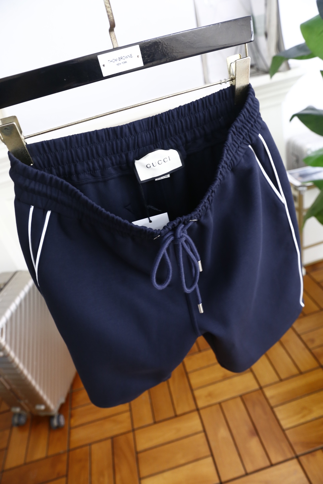 🔥古驰/Gu*ci.
2025夏季新品！时尚原單男士百搭松紧腰短裤采用舒适面料亲肤感极佳🍃奢华经典品牌l