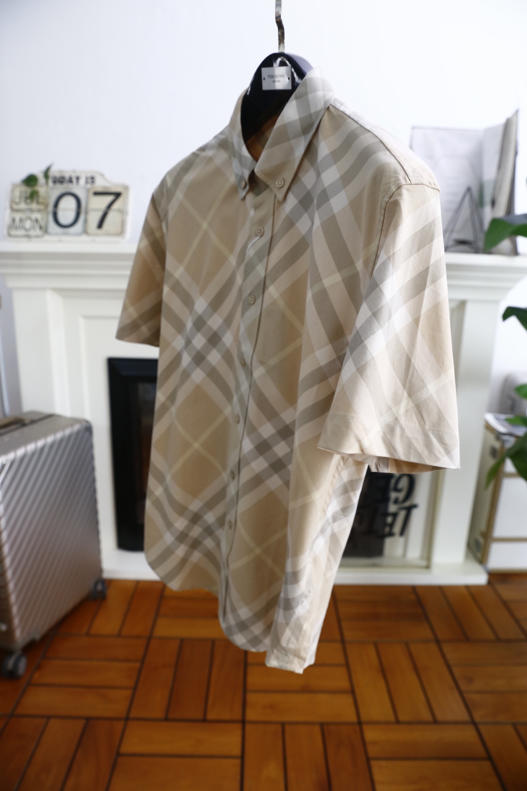 🔥巴宝*/Burb*rry. 
2025夏季新品！专柜GW同步经典格子短袖衬衫发售 原单狠货 奢华品牌设