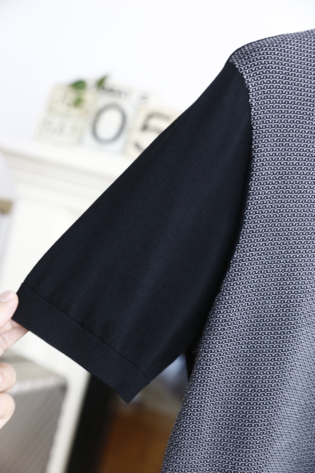 🔥kiton.
25夏季新品🆕专柜官网同步发售！时尚男士翻领针织衫！奢华经典品牌原版五金拉链配搭精致LO