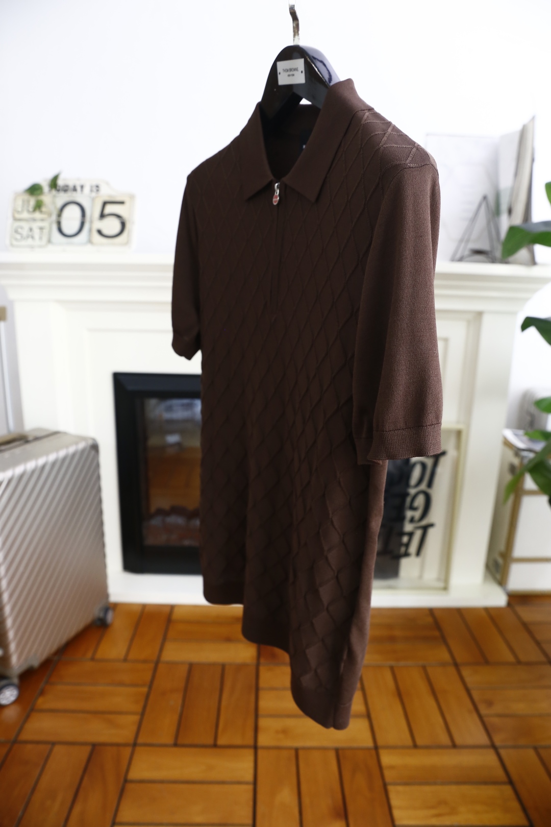 🔥kiton.
25夏季新品🆕专柜官网同步发售！时尚男士翻领针织衫！奢华经典品牌原版五金拉链配搭精致LO