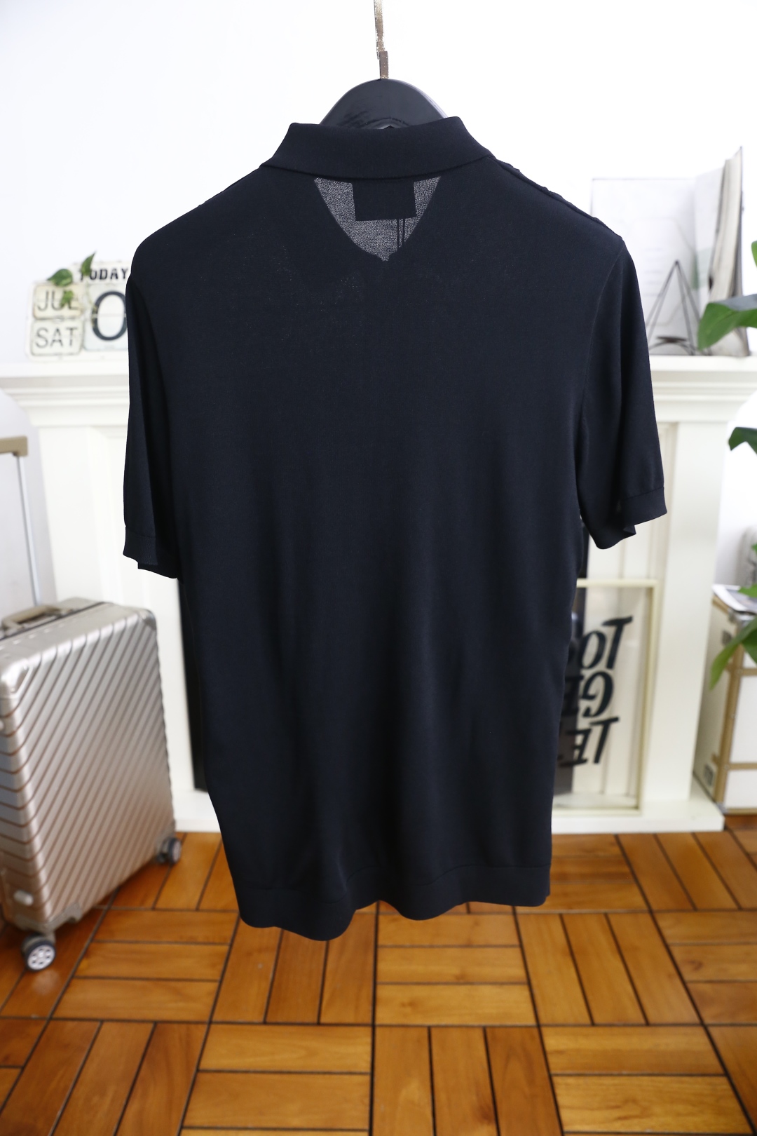 🔥kiton.
25夏季新品🆕专柜官网同步发售！时尚男士翻领针织衫！奢华经典品牌原版五金拉链配搭精致LO