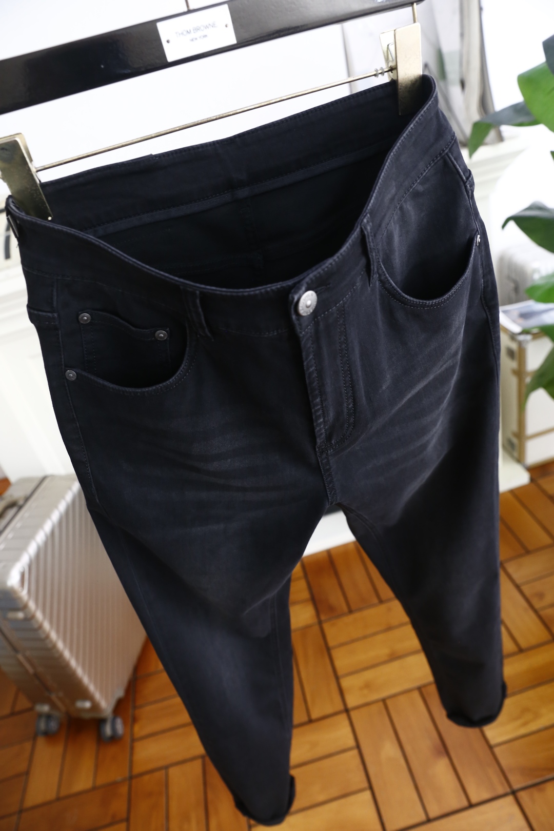 🔥普拉*/Pr**a.
25夏季新品高端男士休闲牛仔裤！奢华经典品牌定制LOGO配饰 海外专柜热销款 身