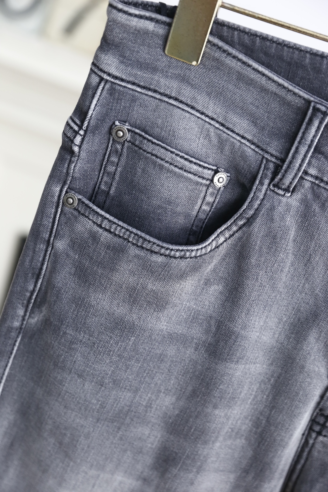 🔥巴宝丽/Burb*rry.
2025夏季新品！时尚男士夏季薄款牛仔裤👖采用客供水洗弹力牛仔裤！奢华经典