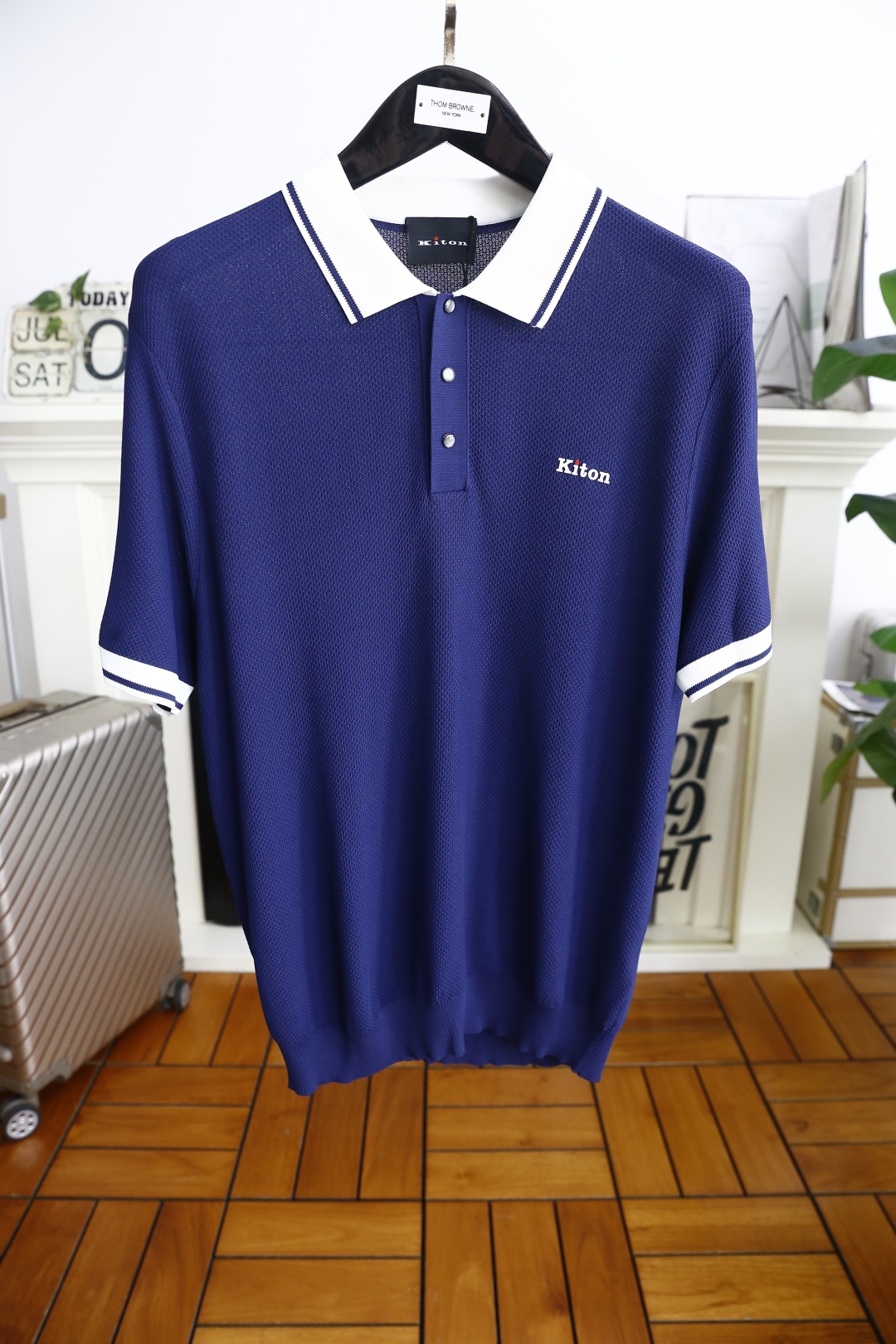 🔥kiton.
25夏季新品🆕专柜官网同步发售！时尚男士翻领针织衫！奢华经典品牌原版字母LOGO设计👍辅