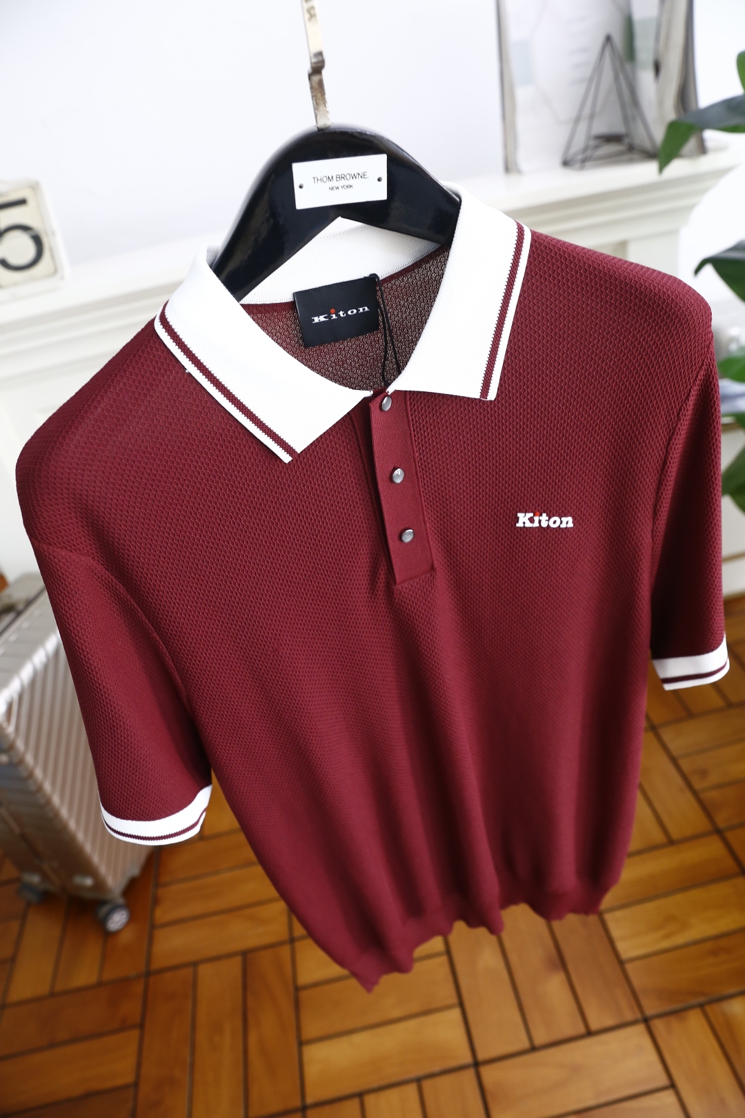 🔥kiton.
25夏季新品🆕专柜官网同步发售！时尚男士翻领针织衫！奢华经典品牌原版字母LOGO设计👍辅
