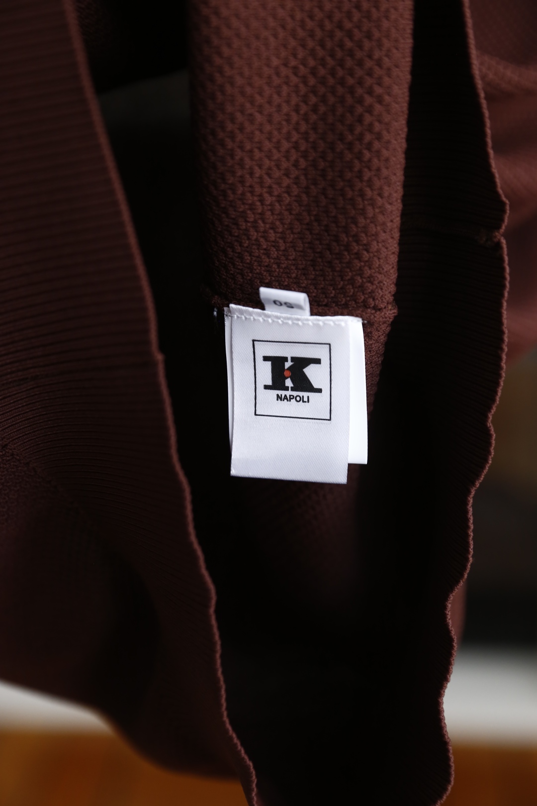 🔥kiton.
25夏季新品🆕专柜官网同步发售！时尚男士翻领针织衫！奢华经典品牌原版字母LOGO设计👍辅