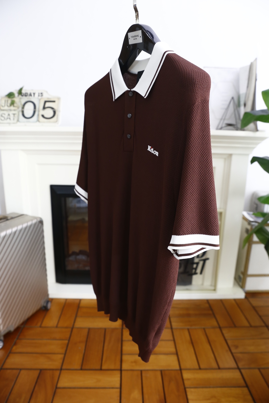 🔥kiton.
25夏季新品🆕专柜官网同步发售！时尚男士翻领针织衫！奢华经典品牌原版字母LOGO设计👍辅