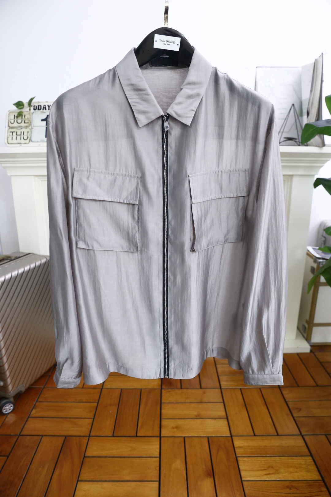 NO:458082,Jeni*/Ze*na. 2025 summer new product fashion lapel jacket luxury classic brand element design high-end customization, anyone can drive easily, imported high-end top comfortable breathable quick-drying fabric, soft hand comfortable and stylish luxury fashion craft style, foreign trade company orders, produced by domestic first-line OEM factories, customized high-density fabrics, luxurious classic designs, fashion essentials!  Highly recommended to purchase!  Counter size: S-4XL, shipped the next day!  ,zegna,jackets & coats,alexander wang19860909杰尼*/Ze*na. 2025夏季新品时尚翻领夹克奢华经典品牌元素设计高级定制 任何人都可以轻松驾驶 进口高档顶级舒适透气速干面料 手软舒适有型奢华时尚工艺款式,外贸公司订单,国内一线代工厂出品,订制高密度面料,奢华经典设计,时尚必备单品！强烈推荐购入！专柜尺码:S-4XL,隔天出货！,,zegna,jackets & coats,alexander wang,Men's clothing