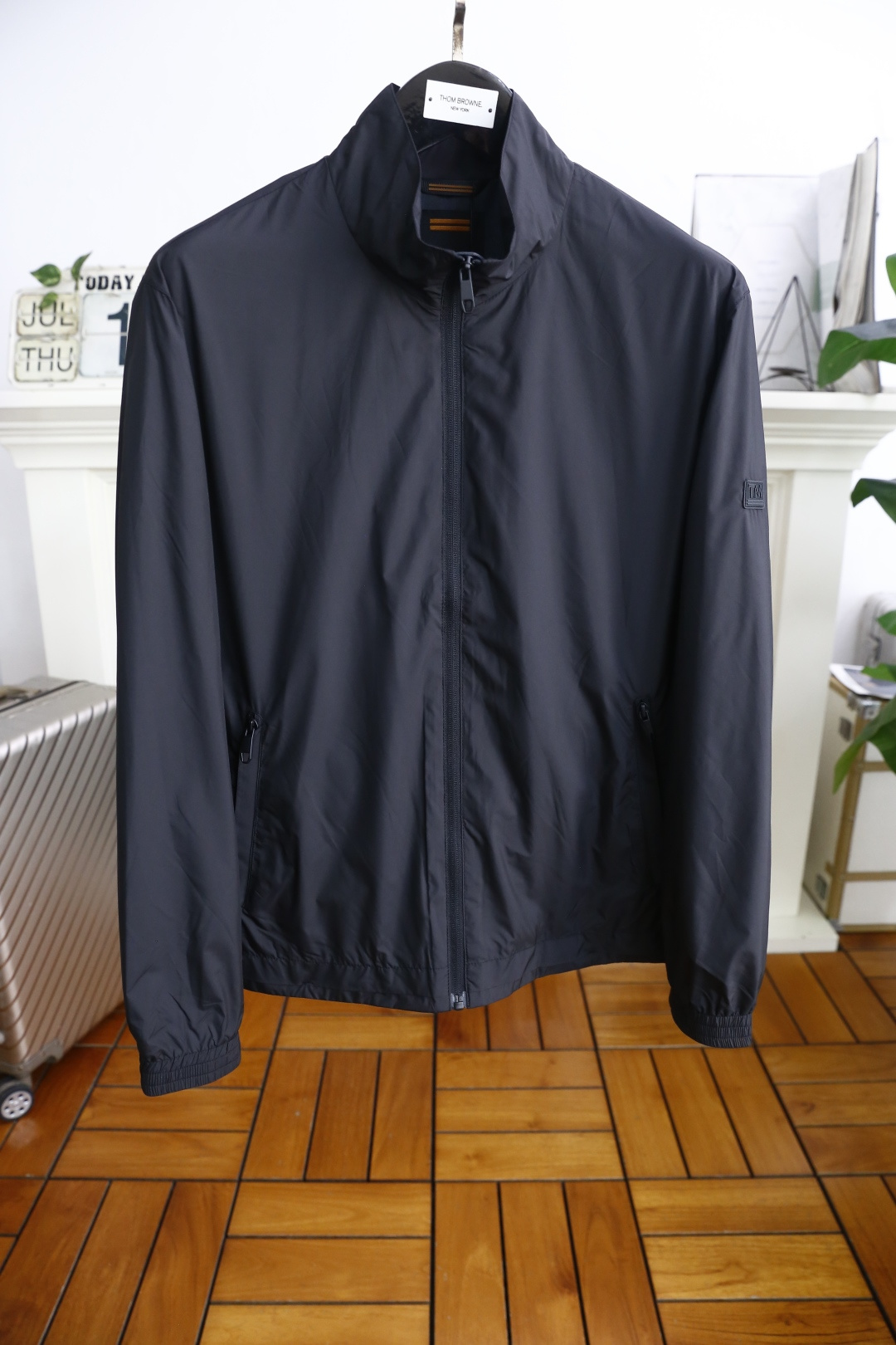 NO:458070,Jeni*/Ze*na. New 2025 summer model!  The design of luxury classic elements is perfect, and the luxury custom letter LOGO design is!  It is a previewed popular product at the cabinet level, high-end and top-quality comfortable fabric, master-level tailoring, invincible texture, excellent skin-friendliness and exquisite craftsmanship, smooth lines, perfect match!  Easy to upgrade the sense of fashion, with high recognition, excellent upper body effect, extremely exquisite workmanship, neat and meticulous routes, and can be matched for business or daily leisure!  Counter Size S-4XL, shipped the next day!  ,zegna,alexander wang19860909杰尼*/Ze*na. 2025夏季新款！奢华经典品元素设计品相完美如斯,奢华定制字母LOGO设计！属于入柜级别,可预见性的爆款,高级顶级舒适面料,大师级剪裁,质感无敌,亲肤性极佳工艺精湛,线条流畅,完美搭配！轻松将时髦感进阶,有着高强辨识度,上身效果超赞,做工极为考究严谨,走线工整细致,商务抑或日常休闲均可搭配！专柜尺码 S-4XL,隔天出货！,,zegna,alexander wang,Men's clothing