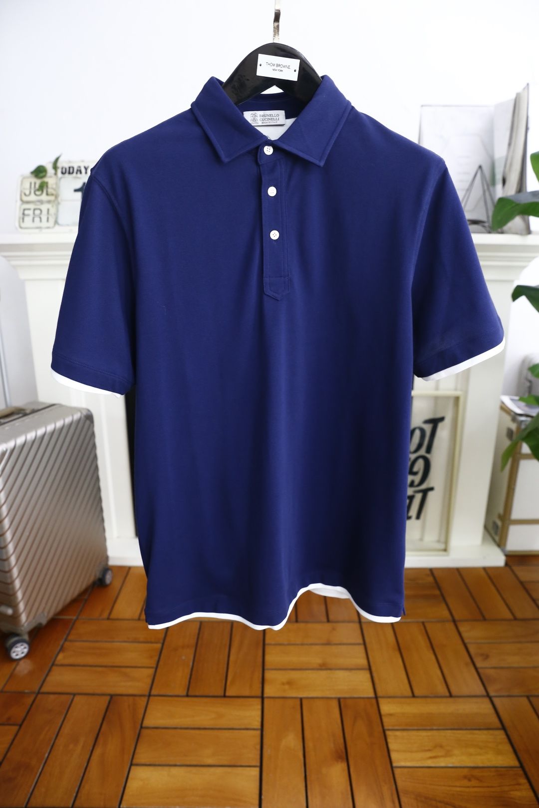 NO:456279,Brunello Cucinelli. New summer classic fashion lapel polo short-sleeved fashion item design, more fashionable and comfortable, high-standard customization, very stylish upper body, luxury brand classic LOGO pattern customer-supplied auxiliary materials, customer-supplied imported high-end comfortable breathable fabric with very delicate texture, exquisite details and exquisite craftsmanship, auxiliary materials are all supplied by foreign customers, a very high shaping item, can be matched with any fashion, super good style, a must-have item for trendy men, counter size: M-3XL, shipped the next day!  brunello cucinelli,T-shirt,alexander wang19860909Brunello Cucinelli. 夏季新品经典时尚翻领polo短袖时尚单品设计,更加时尚舒适,高标准定制,上身非常有型,奢华品牌经典LOGO图案 客供辅料,客供进口高档舒适透气面料质感非常细腻,细节工艺精湛考究,辅料皆为外商客供,塑造性极高的一款单品,任何时装都可以搭配,版型超级好 潮男必备单品 专柜尺码:M-3XL,隔天出货！,,brunello cucinelli,T-shirt,alexander wang,Men's clothing