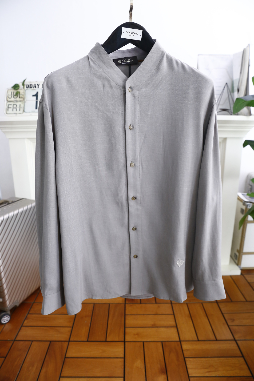 NO:456331,LP. 25 new fashion men's long-sleeved classic cardigan with brand LOGO design is perfect, it is a cabinet-in-cabinet-level, predictable hot product, high-end custom fabrics, master-level tailoring, invincible texture, excellent skin-friendly and exquisite craftsmanship, smooth lines, perfect match!  Easy to upgrade the sense of fashion, with high recognition, excellent upper body effect, extremely exquisite workmanship, neat and meticulous routes, and can be matched for business or daily leisure!  Counter size M-4XL, shipped the next day!  loro piana alexander wang19860909LP. 25新品时尚男士长袖经典开衫搭配品牌LOGO设计品相完美如斯,属于入柜级别,可预见性的爆款,高级定制面料,大师级剪裁,质感无敌,亲肤性极佳工艺精湛,线条流畅,完美搭配！轻松将时髦感进阶,有着高强辨识度,上身效果超赞,做工极为考究严谨,走线工整细致,商务抑或日常休闲均可搭配！专柜尺码 M-4XL,隔天出货！,,loro piana,alexander wang,Men's clothing