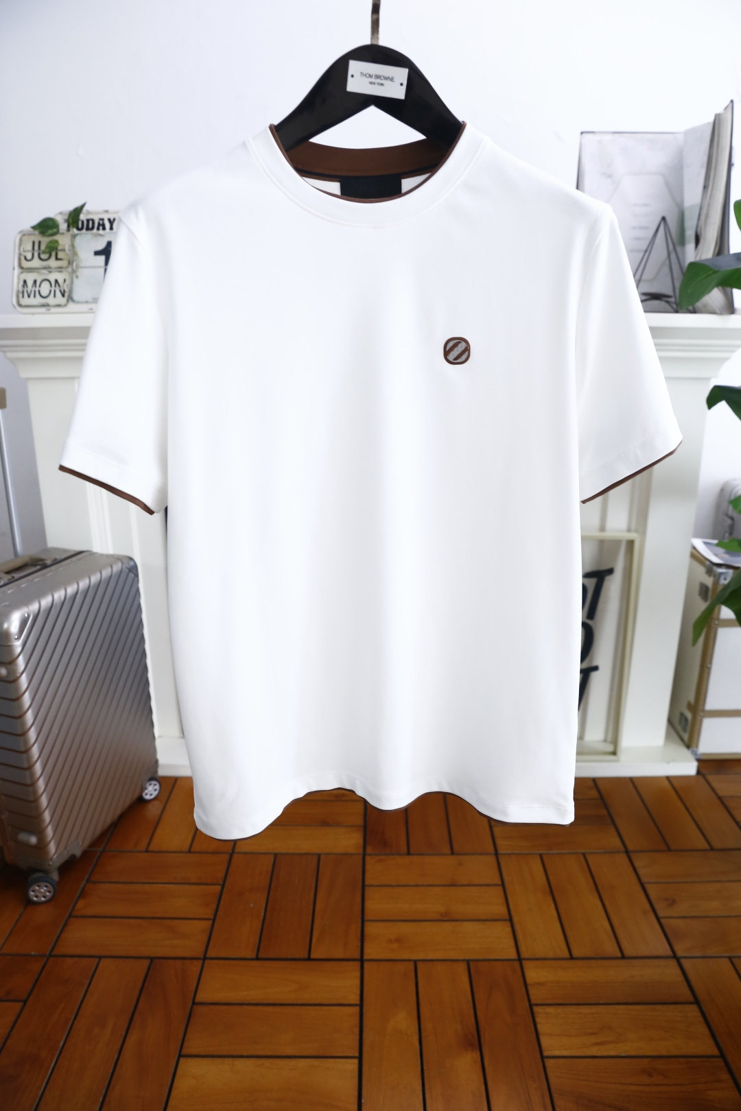 NO:457844,Zenia/Ze*na. New 2025 summer model!  Fashionable original single men's round neck short sleeve luxury classic brand original letter LOGO design!  High-end customization, high-version, fashionable and versatile!  The European cotton fabric is made of comfortable and customized, and it feels super soft and delicate, and it is comfortable to wear. It is high-end boutique. The fine OEM factory makes it very good. It is a must-have item for men!  Size M-3XL, shipped the next day!  ,zegna,T-shirt,alexander wang19860909杰尼亚/Ze*na. 2025夏季新款！时尚原单男士圆领短袖奢华经典品牌原版字母LOGO设计！高端定制 高版本 时尚百搭爆款！采用舒适定制欧洲棉面料手感超柔软细腻 穿着亲肤舒适 高端精品 代工厂精细做上身非常赞 男士必备单品！尺码M-3XL,隔天出货！,,zegna,T-shirt,alexander wang,Men's clothing