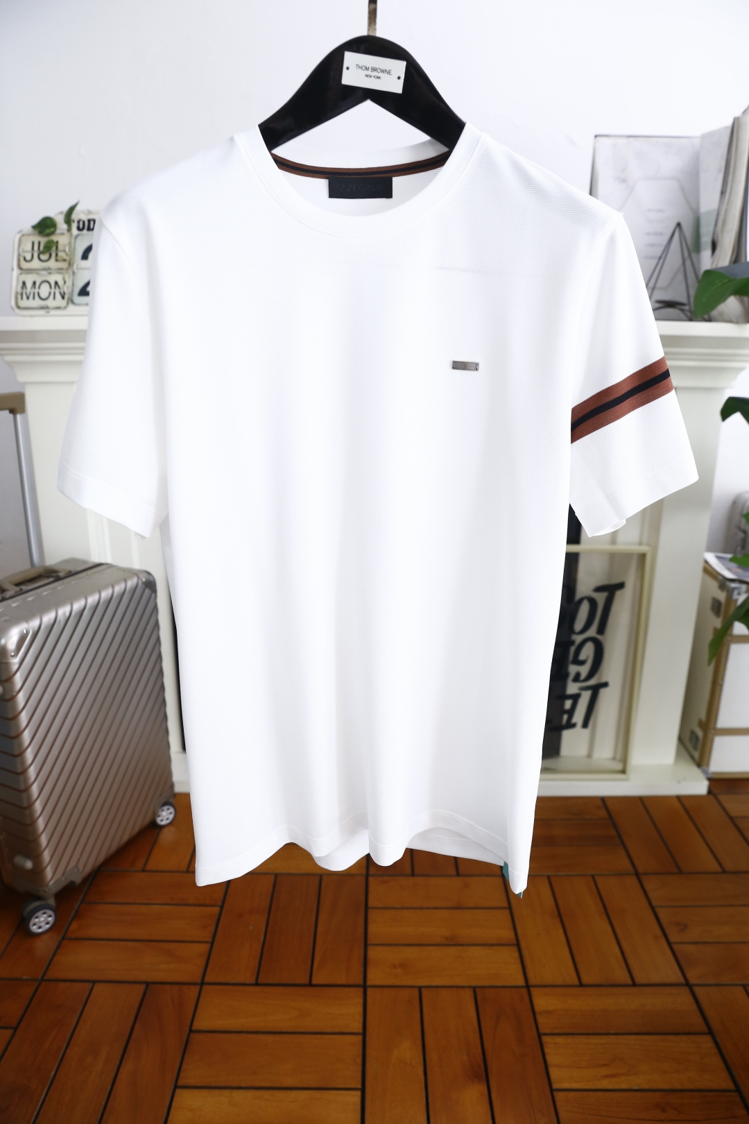 NO:469640,Zenia/Ze*na. New summer style!  Fashionable men's casual round neck short sleeve luxury classic brand letter LOGO design!  High-end customization, high-version, fashionable and versatile!  The European cotton fabric is made of comfortable and customized, and it feels super soft and delicate, and it is comfortable to wear. It is high-end boutique. The fine OEM factory makes it very good. It is a must-have item for men!  Size M-3XL, shipped the next day!  ,zegna,T-shirt,alexander wang19860909杰尼亚/Ze*na. 夏季新款！时尚男士休闲圆领短袖奢华经典品牌字母LOGO设计！高端定制 高版本 时尚百搭爆款！采用舒适定制欧洲棉面料手感超柔软细腻 穿着亲肤舒适 高端精品 代工厂精细做上身非常赞 男士必备单品！尺码M-3XL,隔天出货！,,zegna,T-shirt,alexander wang,Men's clothing