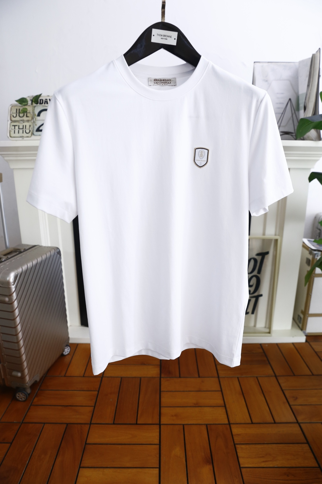 NO:477386,Brunello Cucinelli. 2025 summer new style original single men's short sleeves!  Luxurious classic brand original LOGO design!  High-end customization, high-version, fashionable and versatile!  It uses comfortable double mercerized cotton fabric and feels super soft and delicate, comfortable to wear, high-end boutique, fine OEM, very good for the body, a must-have item for men!  Size 48-56, shipped the next day!  brunello cucinelli,T-shirt,alexander wang19860909Brunello Cucinelli. 2025夏季新款原单男士短袖！奢华经典品牌原版LOGO设计！高端定制 高版本 时尚百搭爆款！采用舒适双丝光棉面料手感超柔软细腻 穿着亲肤舒适 高端精品 代工厂精细做上身非常赞 男士必备单品！尺码48-56,隔天出货！,,brunello cucinelli,T-shirt,alexander wang,Men's clothing