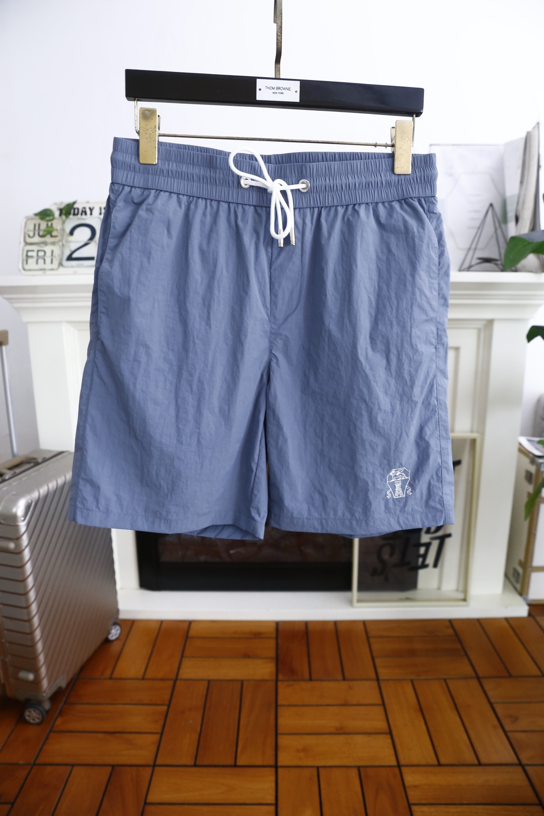 NO:477384,Brunello Cucinelli. 2025ss summer new product men's original single shorts fashionable casual beach pants luxury classic brand logo design using comfortable quick-drying fabric!  Share taste and value. It is very comfortable to wear, low-key and luxurious. It is very classy when worn. There is no need to say much about the pants style and cutting. The upper body is exquisite and vivid. It is truly first-class and top-quality. The real palace-level casual shorts. The upper body is absolutely stylish and extremely luxurious. It is full of personality, atmospheric and versatile. It is a must-have when going out!  Size M-4XL, shipped the next day!  brunello cucinelli,shorts,alexander wang19860909Brunello Cucinelli. 2025ss夏季新品男士原单短裤时尚休闲沙滩裤奢华经典品牌logo设计 采用舒适速干面料！品味与价值共享 身穿着非常舒适 低调不失奢华 穿出去非常有档次 裤型款式和裁剪亦无需多言 上身精致跃然.真正一等一顶级质料 真正殿堂级的休闲短裤 上身绝对的有型 极度奢华 个性十足,大气且百搭,出街必备！尺码M-4XL,隔天出货！,,brunello cucinelli,shorts,alexander wang,Men's clothing