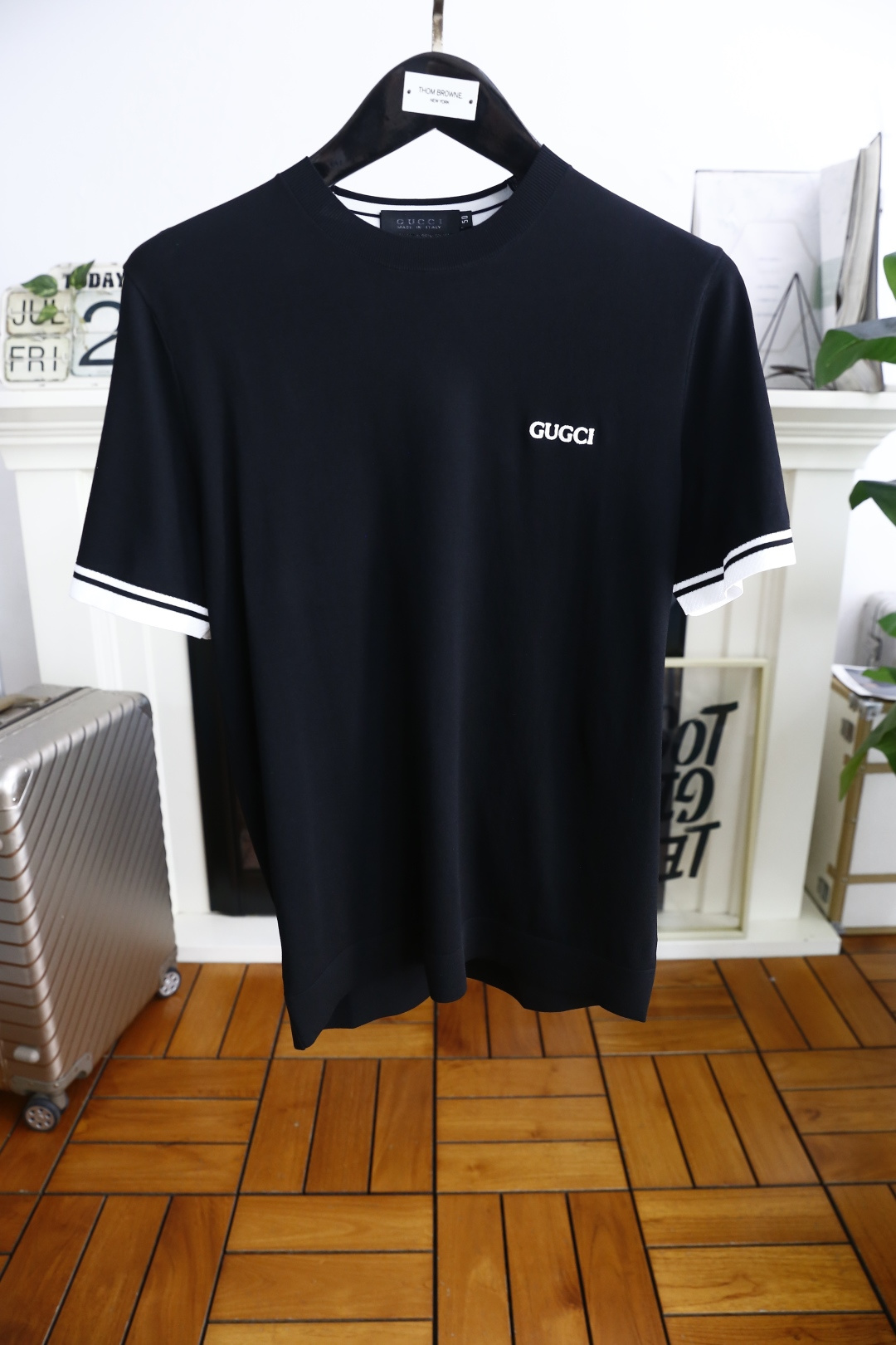 NO:499276,Gucci/Gu*ci. New 2025 summer model!  Fashionable men's casual round neck short-sleeved T-shirt!  Luxury classic brand letter LOGO design!  High-end customization, high-version, fashionable and versatile!  It is made of comfortable Yilite fabric and feels super soft and delicate, comfortable to wear, high-end boutique, exquisite OEM factory made on the upper body very good, a must-have item for men!  Counter size 48-56, shipped the next day!  ,gucci,T-shirt,tees,t-shirt,alexander wang19860909古驰/Gu*ci. 2025夏季新款！时尚男士休闲圆领短袖T恤！奢华经典品牌字母LOGO设计！高端定制 高版本 时尚百搭爆款！采用舒适伊力特面料手感超柔软细腻 穿着亲肤舒适 高端精品 代工厂精细做上身非常赞 男士必备单品！专柜尺码48-56,隔天出货！,,gucci,T-shirt,tees，t-shirt,alexander wang,Men's clothing