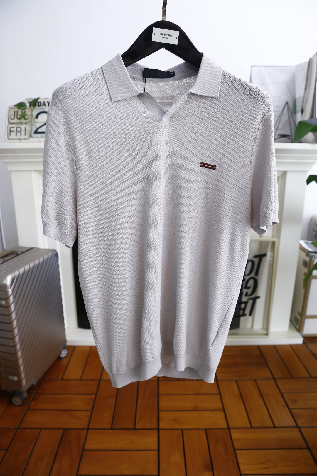 NO:499291,Jeni*/Ze*na. 25 summer new product men's lapel polo shirt fashionable exquisite neckline design!  LOGO matching of brand elements on the chest!  Anyone can easily control it with high-end, comfortable and breathable fabric!  It is very high-end and understandable. It must be purchased!  The style and tailoring are slim styles, which are very exquisite, showing aura and highlighting the exquisiteness of business men. This is the unique feature, the right slim fit, and the upper body effect is very good!  Counter size M-3XL, shipped the next day!  ,zegna,alexander wang19860909杰尼*/Ze*na. 25夏季新品男士翻领polo衫时尚精致领口设计！胸前品牌元素LOGO搭配！任何人都可以轻松驾驭 采用高档舒适透气面料！非常显档次懂货的必须入！版型剪裁属于修身款 非常精致,显气场,又会凸显商务男士的精致,这就是独到之处,恰到好处的修身,上身效果非常赞！专柜尺码M-3XL,隔天出货！,,zegna,alexander wang,Men's clothing