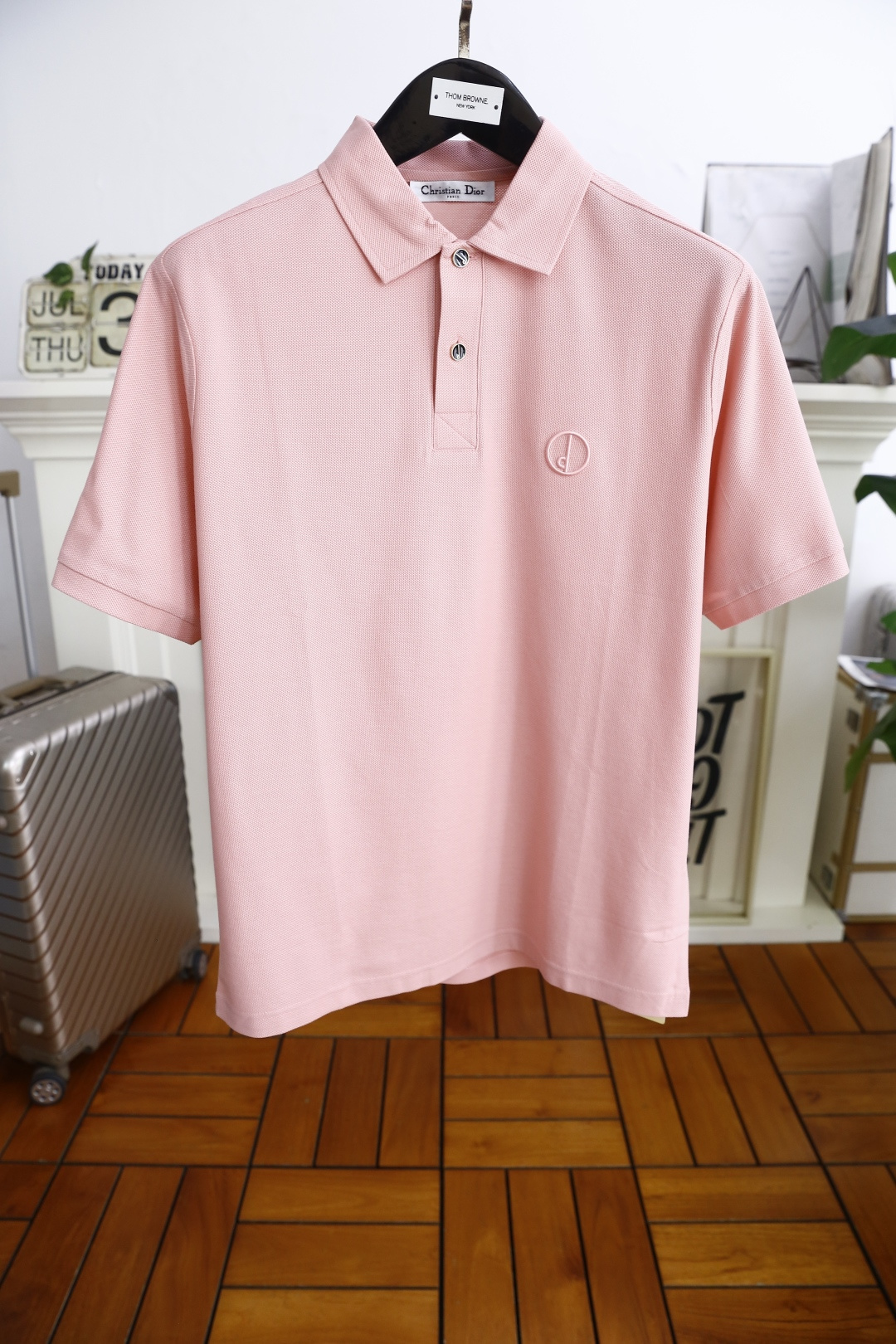 NO:494289,Dior/Christian Di*r. New summer men's lapel POLO fashion classic versatile style!  The classic custom LOGI on the chest brand is matched with comfortable and fine Judy cotton fabric!  Very comfortable and breathable!  A must-have item for summer!  Counter size 48/M-56/XXXL, shipped the next day!  ,dior,alexander wang19860909迪奥/Christian Di*r. 夏季新款男士翻领POLO时尚经典百搭款式！胸前品牌经典定制LOGI搭配采用舒适加细朱迪棉面料！舒适透气极佳！夏季必备单品！专柜尺码48/M-56/XXXL,隔天出货！,,dior,alexander wang,Men's clothing