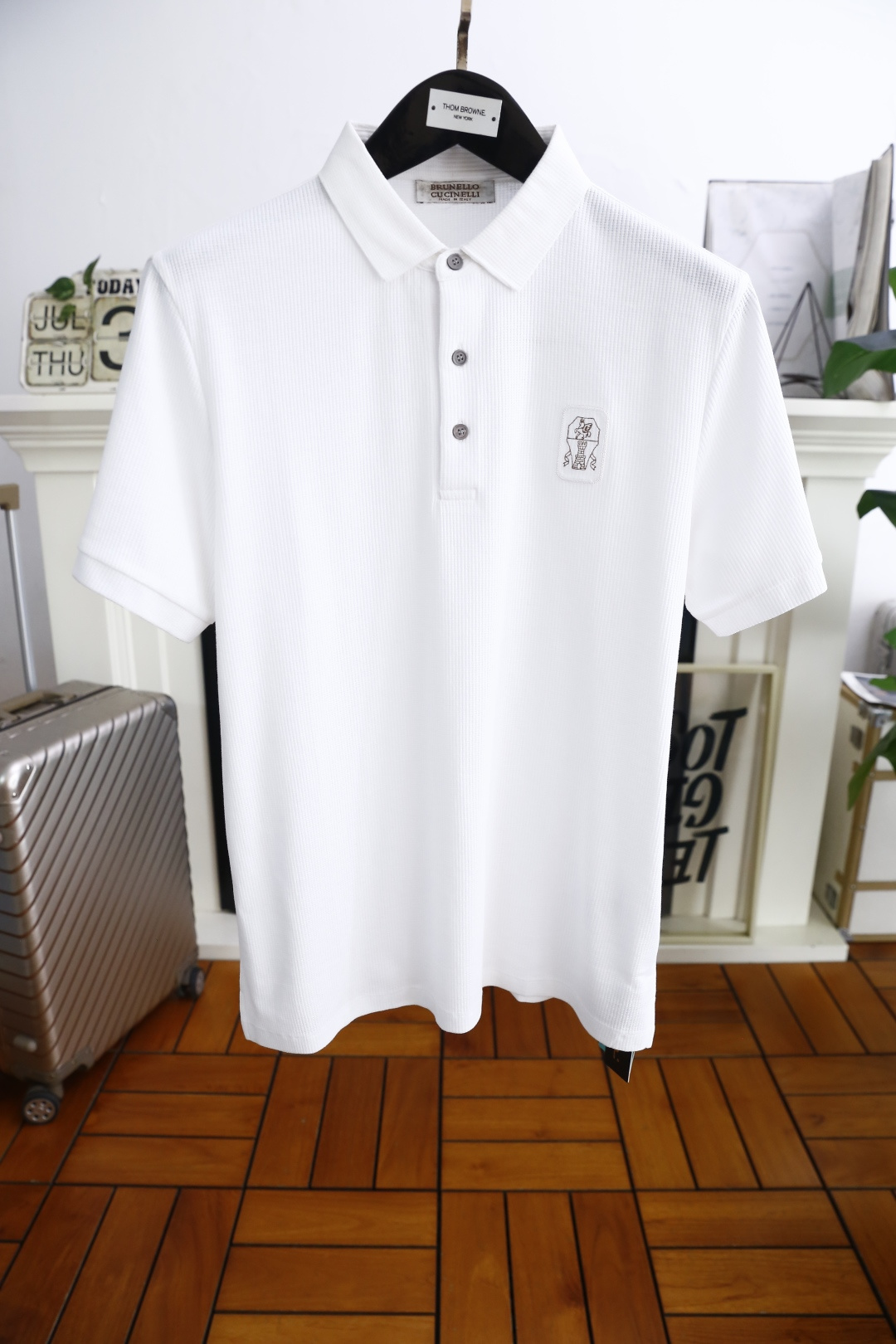 NO:494282,Brunello Cucinelli. 25 summer new men's lapel POLO luxury classic brand elements matching!  High-end comfortable and breathable fabric!  It is very high-end and understandable. It must be purchased!  The style and tailoring are slim styles, which are very exquisite, showing aura and highlighting the exquisiteness of business men. This is the unique feature, just right slim fit, and the upper body effect is very good!  Counter size M-3XL, shipped the next day!  brunello cucinelli alexander wang19860909Brunello Cucinelli. 25夏季新款男士翻领POLO奢华经典品牌元素搭配！采用高档舒适透气面料！非常显档次懂货的必须入！版型剪裁属于修身款 非常精致,显气场,又会凸显商务男士的精致,这就是独到之处,恰到好处的修身,上身效果非常赞！专柜尺码M-3XL,隔天出货！,,brunello cucinelli,alexander wang,Men's clothing