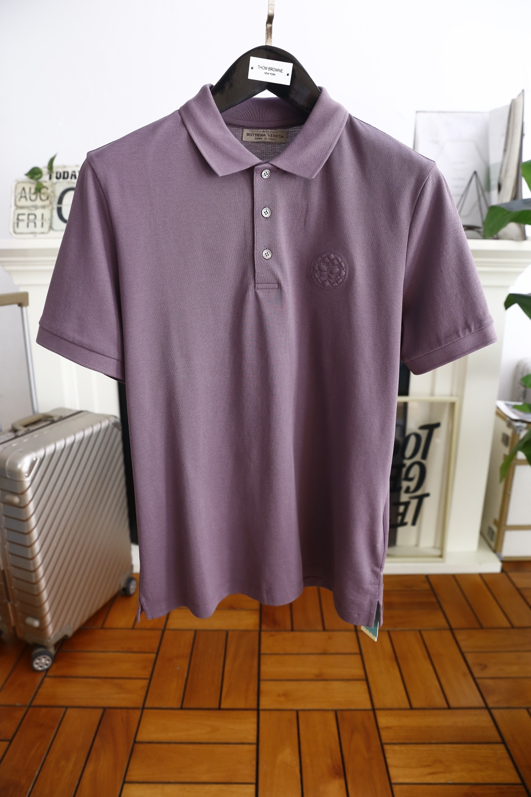 NO:492131,Baodie Home/BV. 25 new summer products!  Fashionable and versatile casual men's lapel POLO chest brand LOGO highlights the matching!  The essential artifact fabric for trendy men in summer is made of comfortable, breathable and fine Judy cotton!  Classic three-button design!  The texture is very delicate, the details are exquisite and the craftsmanship is exquisite, and the auxiliary materials are all supplied to foreign merchants!  Counter size: M-4XL, shipped the next day!  ,,bottega veneta,bottega veneta,alexander wang19860909葆蝶家/BV. 25夏季新品！时尚百搭休闲男士翻领POLO胸前品牌LOGO突出搭配！潮男夏季必备神器面料采用舒适透气加细朱迪棉！经典三扣设计！质感非常细腻,细节工艺精湛考究,辅料皆为外商客供！专柜尺码:M-4XL,隔天出货！,,bottega veneta,bottega veneta,alexander wang,Men's clothing