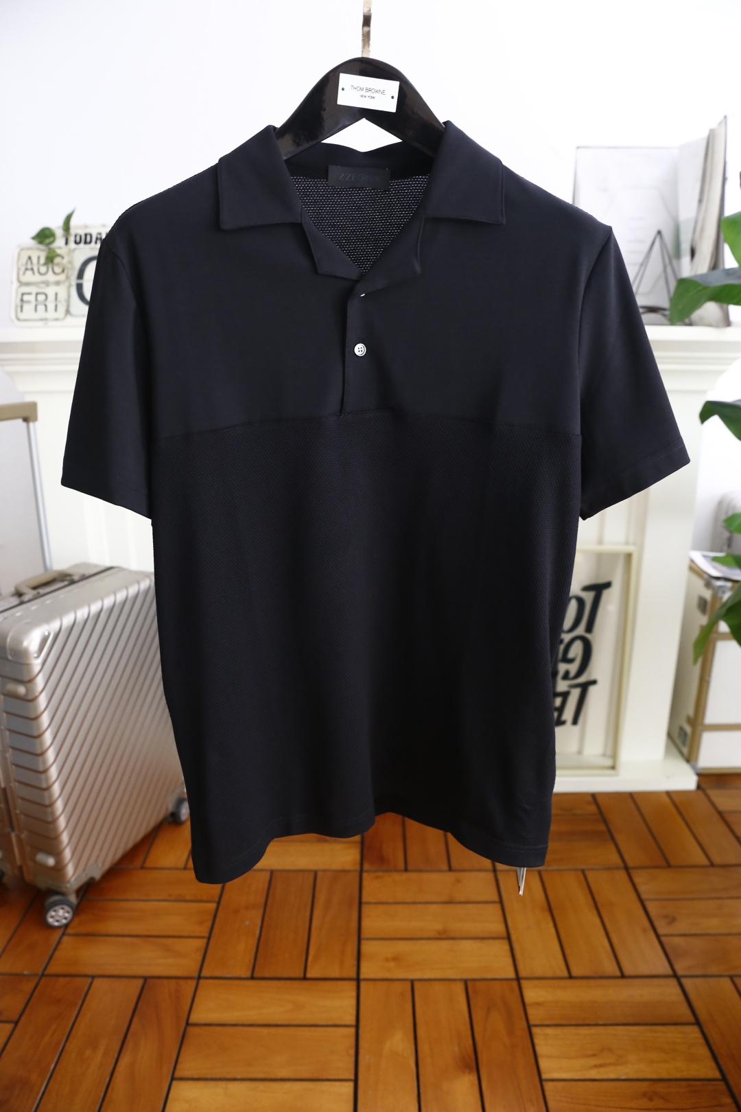 NO:492149,Jeni*/Ze*na. 25 summer new product men's lapel polo shirt fashionable exquisite neckline design!  Luxurious classic elements!  Anyone can easily control it with high-end, comfortable and breathable fabric!  It is very high-end and understandable. It must be purchased!  The style and tailoring are slim styles, which are very exquisite, showing aura and highlighting the exquisiteness of business men. This is the unique feature, just right slim fit, and the upper body effect is very good!  Counter size M-3XL, shipped the next day!  ,zegna,alexander wang19860909杰尼*/Ze*na. 25夏季新品男士翻领polo衫时尚精致领口设计！奢华经典元素搭配！任何人都可以轻松驾驭 采用高档舒适透气面料！非常显档次懂货的必须入！版型剪裁属于修身款 非常精致,显气场,又会凸显商务男士的精致,这就是独到之处,恰到好处的修身,上身效果非常赞！专柜尺码M-3XL,隔天出货！,,zegna,alexander wang,Men's clothing