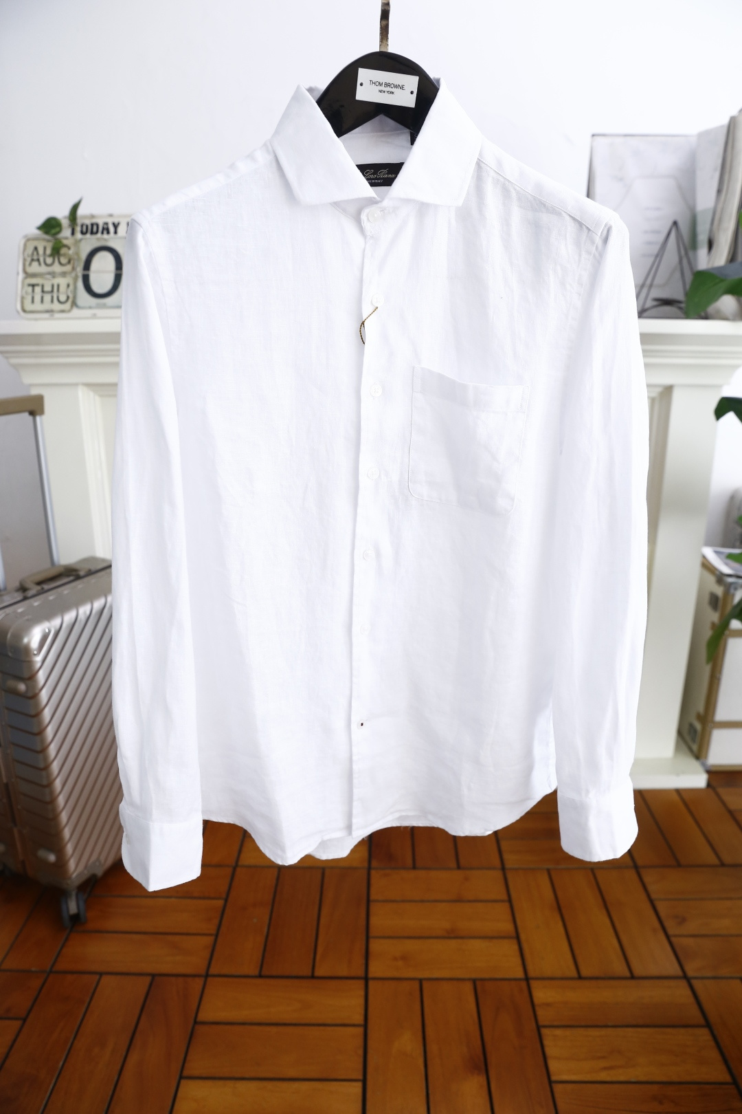 NO:499001,LP. 25 new men's linen long-sleeved shirt!  Luxurious classic pocket element design on the chest!  The comfortable linen fabric is a previewable hit, master-level tailoring, invincible texture, excellent skin-friendly and exquisite craftsmanship, smooth lines, perfect match!  Easy to upgrade the sense of fashion, with high recognition, excellent upper body effect, extremely exquisite workmanship, neat and meticulous routes, and can be matched for business or daily leisure!  Counter Size S-2XL, shipped the next day!  loro piana shirts alexander wang19860909LP. 25新品男士亚麻长袖衬衫！胸前奢华经典口袋元素设计！采用舒适亚麻面料属于入柜级别,可预见性的爆款,大师级剪裁,质感无敌,亲肤性极佳工艺精湛,线条流畅,完美搭配！轻松将时髦感进阶,有着高强辨识度,上身效果超赞,做工极为考究严谨,走线工整细致,商务抑或日常休闲均可搭配！专柜尺码 S-2XL,隔天出货！,,loro piana,shirts,alexander wang,Men's clothing