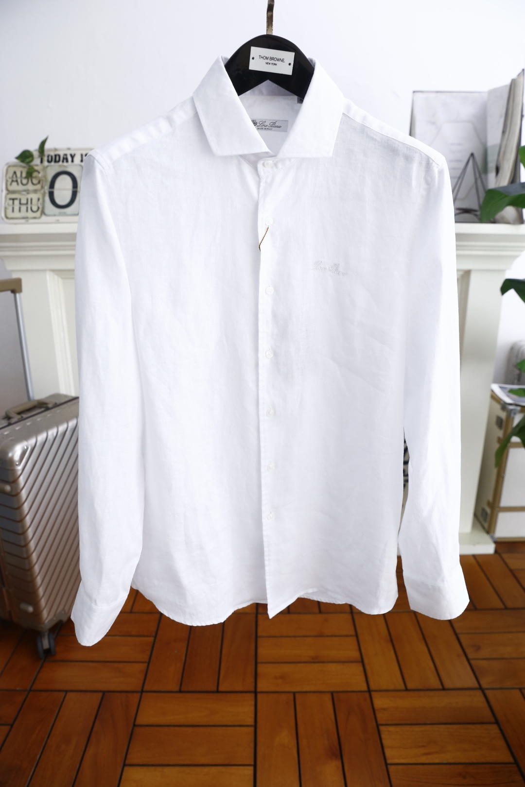 NO:500541,LP. 25 new men's linen long-sleeved shirt!  Luxurious classic brand letter LOGO design on the chest!  The comfortable linen fabric is a previewable hit, master-level tailoring, invincible texture, excellent skin-friendly and exquisite craftsmanship, smooth lines, perfect match!  Easy to upgrade the sense of fashion, with high recognition, excellent upper body effect, extremely exquisite workmanship, neat and meticulous routes, and can be matched for business or daily leisure!  Counter Size S-2XL, shipped the next day!  loro piana shirts alexander wang19860909LP. 25新品男士亚麻长袖衬衫！胸前奢华经典品牌字母LOGO设计！采用舒适亚麻面料属于入柜级别,可预见性的爆款,大师级剪裁,质感无敌,亲肤性极佳工艺精湛,线条流畅,完美搭配！轻松将时髦感进阶,有着高强辨识度,上身效果超赞,做工极为考究严谨,走线工整细致,商务抑或日常休闲均可搭配！专柜尺码 S-2XL,隔天出货！,,loro piana,shirts,alexander wang,Men's clothing