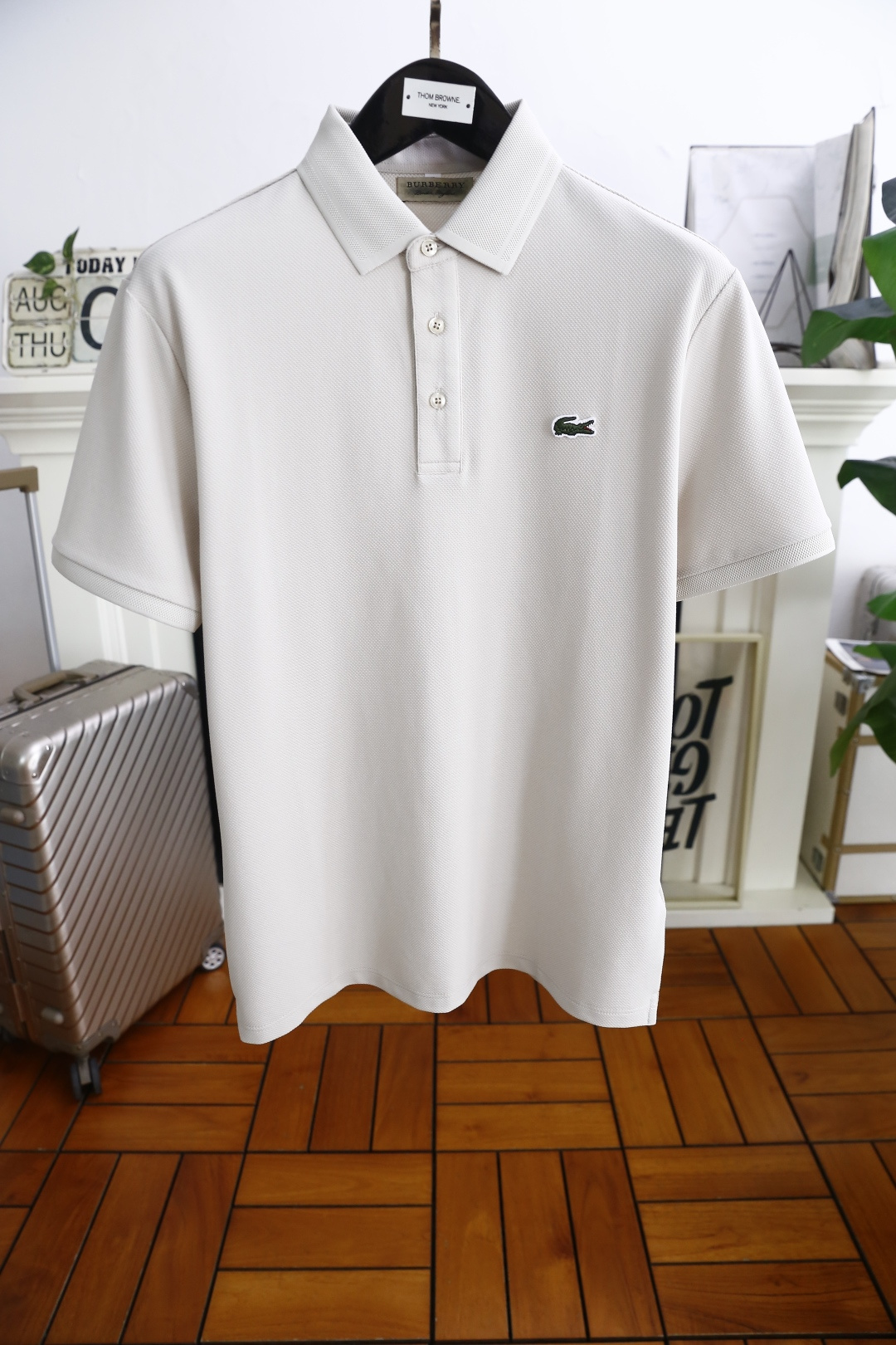 NO:502052,Crocodile 25 summer new men's lapel polo shirt is made of high-end custom Judy fabric!  Luxury classic brand customized LOGO design, which is very high-end and must be entered if you understand the goods!  The style and tailoring are slim styles, which are very exquisite, showing aura and highlighting the exquisiteness of business men. This is the unique feature, just right slim fit, and the upper body effect is very good!  Counter size M-3XL, shipped the next day!  ,alexander wang19860909鳄鱼 25夏季新品男士翻领polo衫采用高档定制朱迪面料！奢华经典品牌定制LOGO设计,非常显档次懂货的必须入！版型剪裁属于修身款 非常精致,显气场,又会凸显商务男士的精致,这就是独到之处,恰到好处的修身,上身效果非常赞！专柜尺码M-3XL,隔天出货！,,alexander wang,Men's clothing