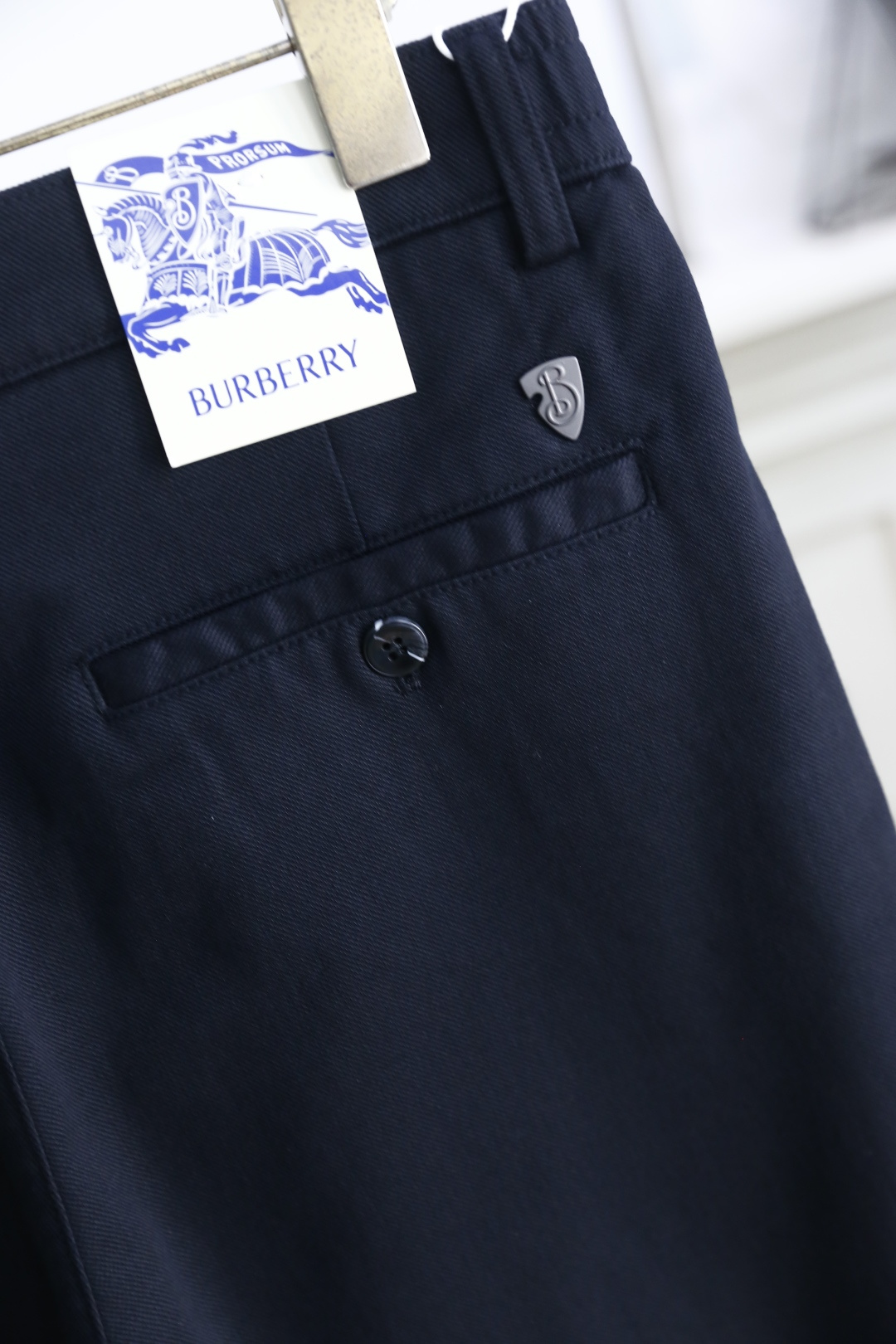 🔥巴宝丽/Burb*rry.
26早秋新品时尚男士休闲西裤！采用舒适柔软面料，奢华经典品牌字母LOGO设