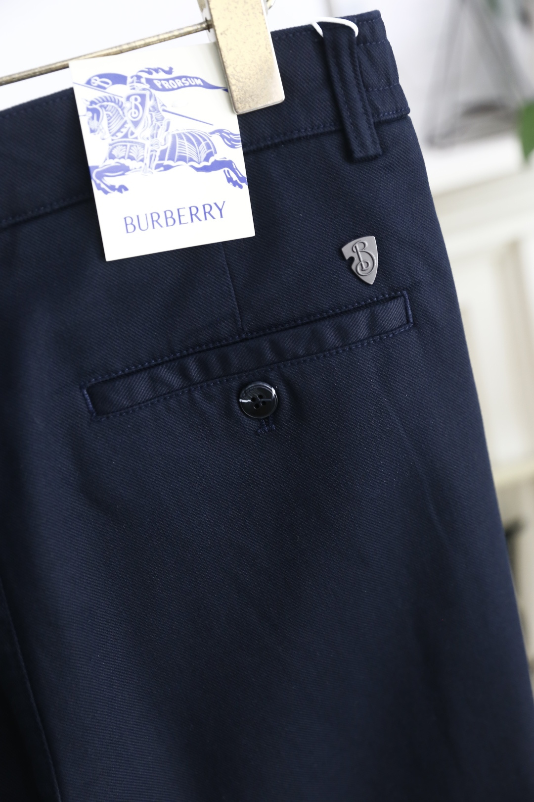 🔥巴宝丽/Burb*rry.
26早秋新品时尚男士休闲西裤！采用舒适柔软面料，奢华经典品牌字母LOGO设