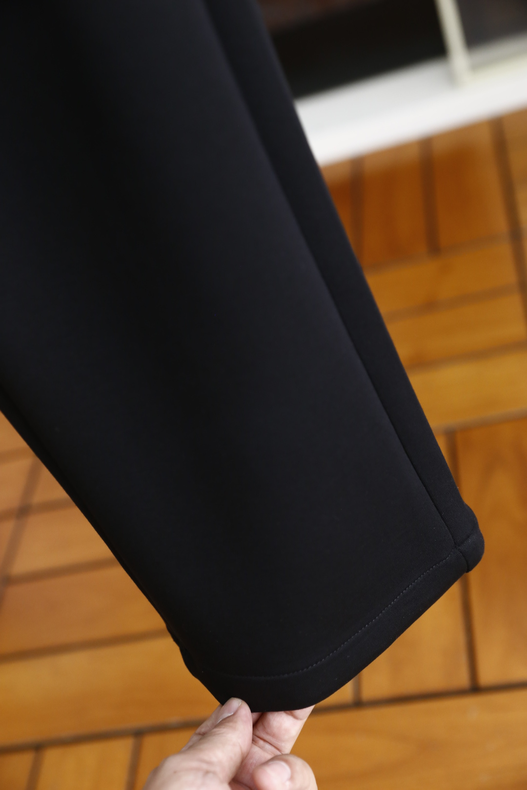 🔥蒙口/Mo*cler.
26早秋时尚新品男士休闲裤！采用进口舒适透气面料，奢华品牌经典字母图案设计 上