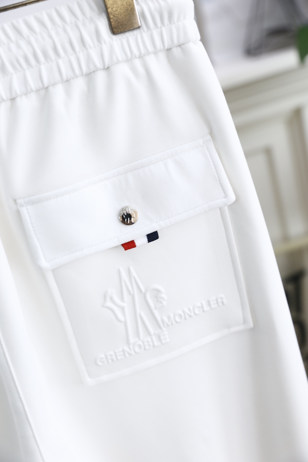 🔥蒙口/Mo*cler.
26早秋时尚新品男士休闲裤！采用进口舒适透气面料，奢华品牌经典字母图案设计 上