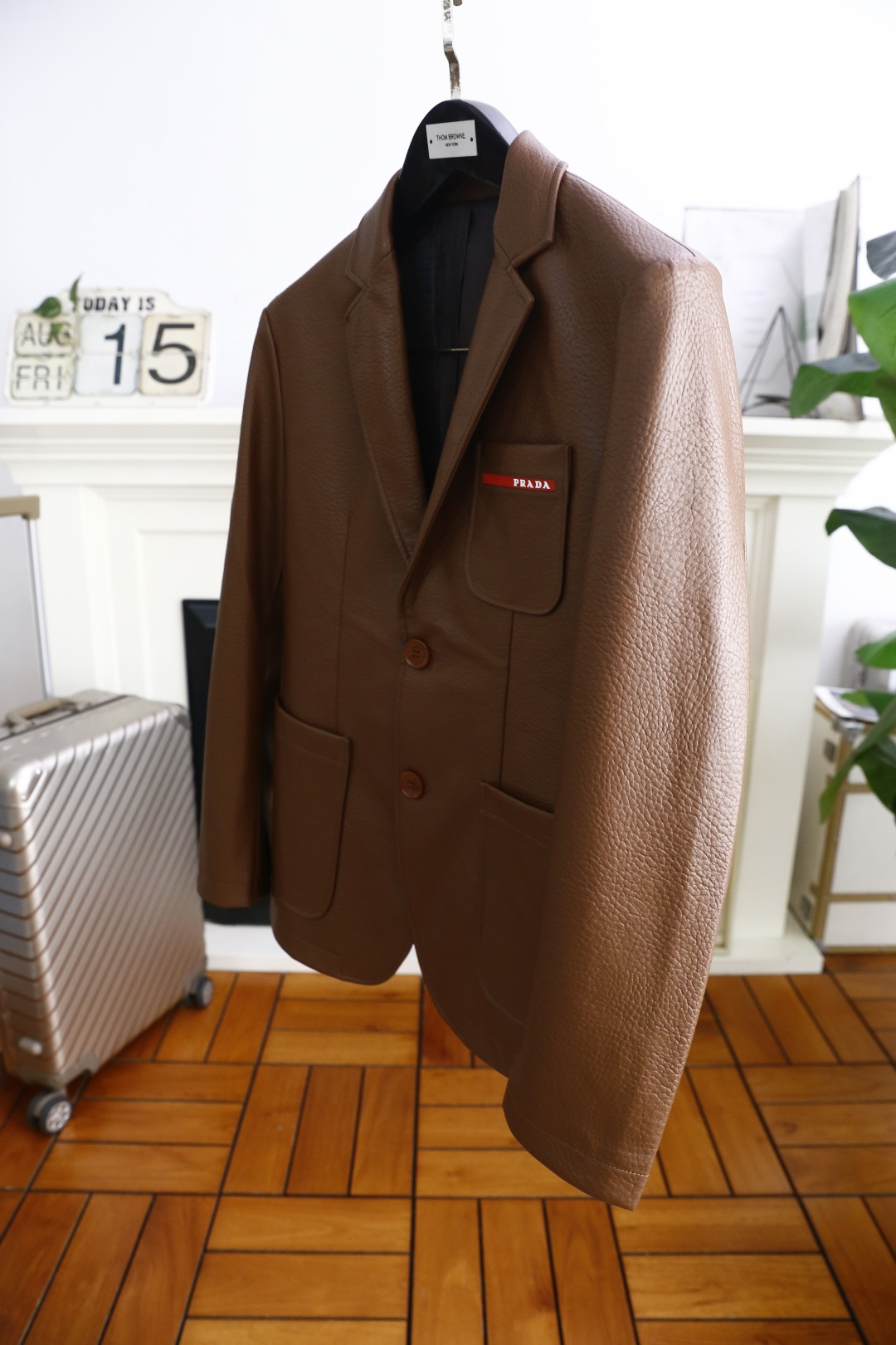 🔥普拉*/Pr*da.
秋季新品！时尚男士原單西服外套⭐️上身帅到爆，绝对帅气的人气款式！采用舒适进口环