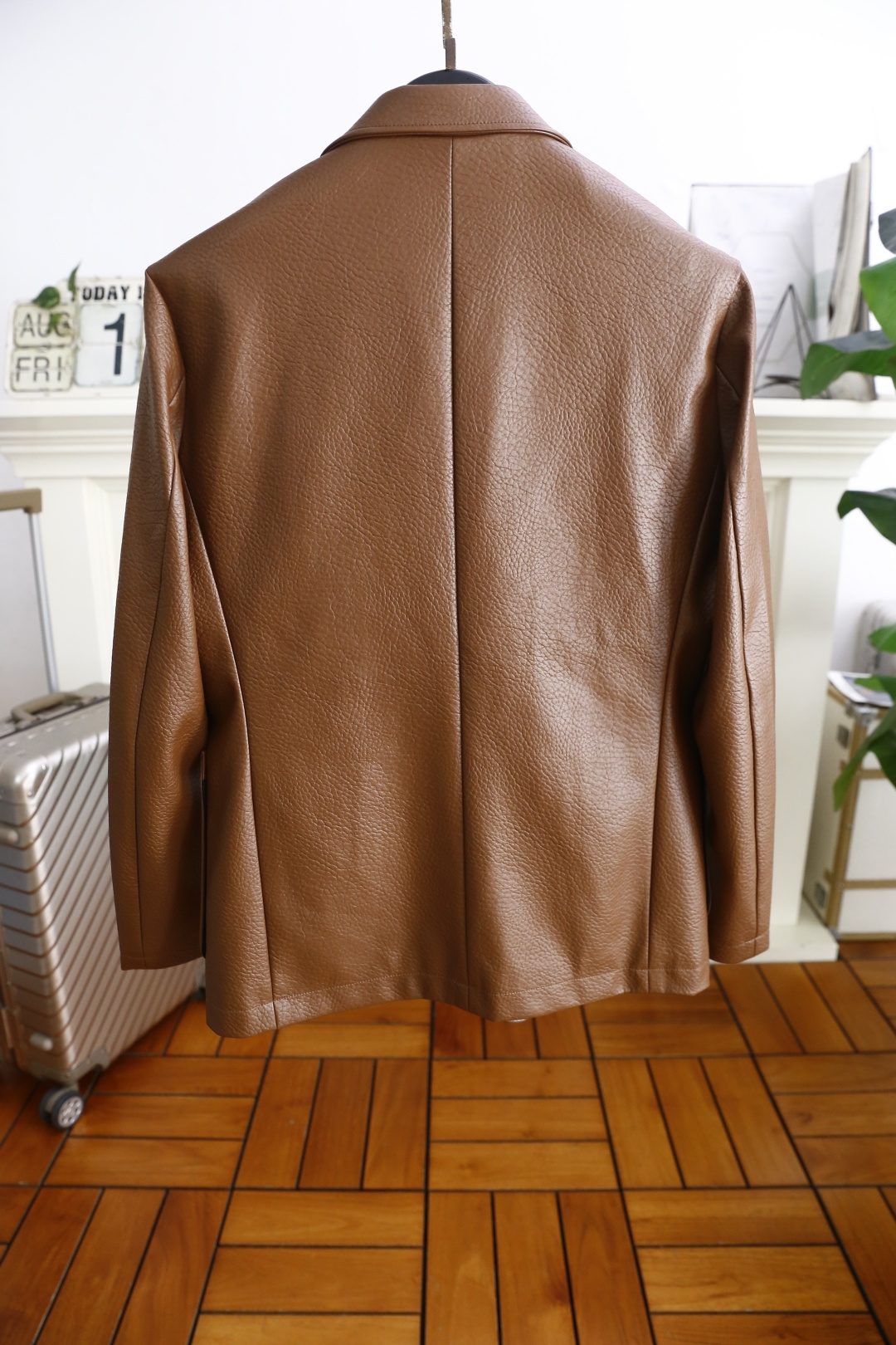 🔥普拉*/Pr*da.
秋季新品！时尚男士原單西服外套⭐️上身帅到爆，绝对帅气的人气款式！采用舒适进口环