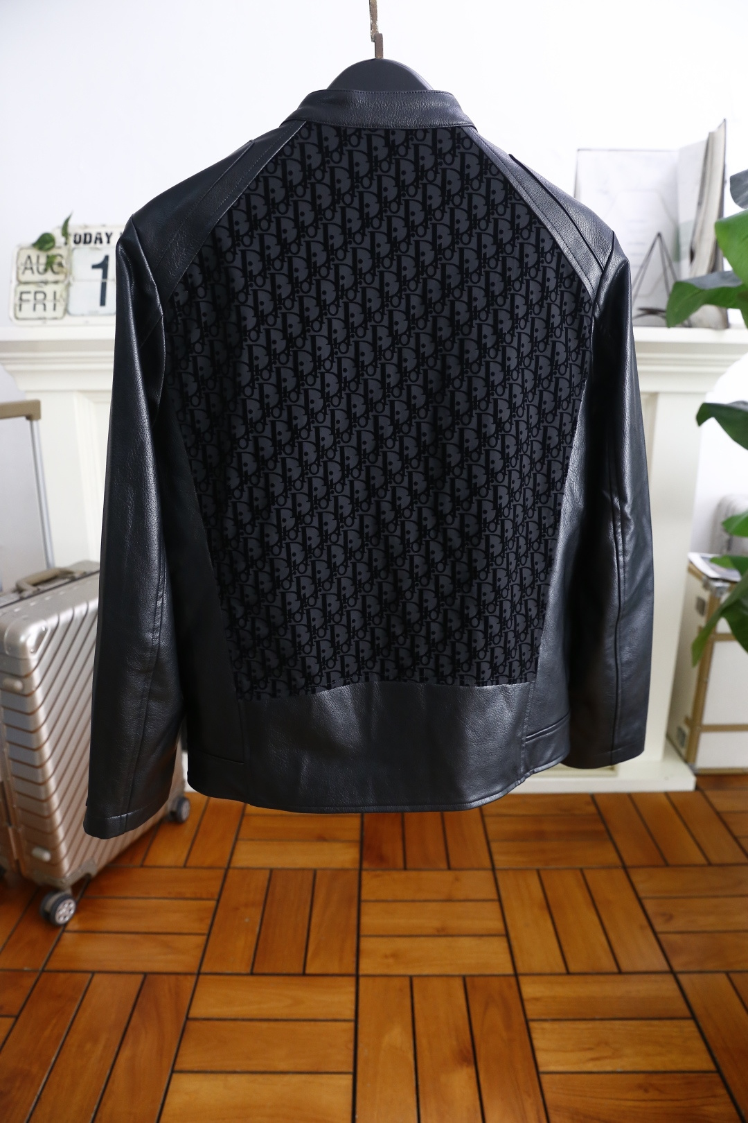 🔥迪奥/Christian Dior.
秋季新品！时尚男士立领拉链夹克外套⭐️上身帅到爆，绝对帅气的人气