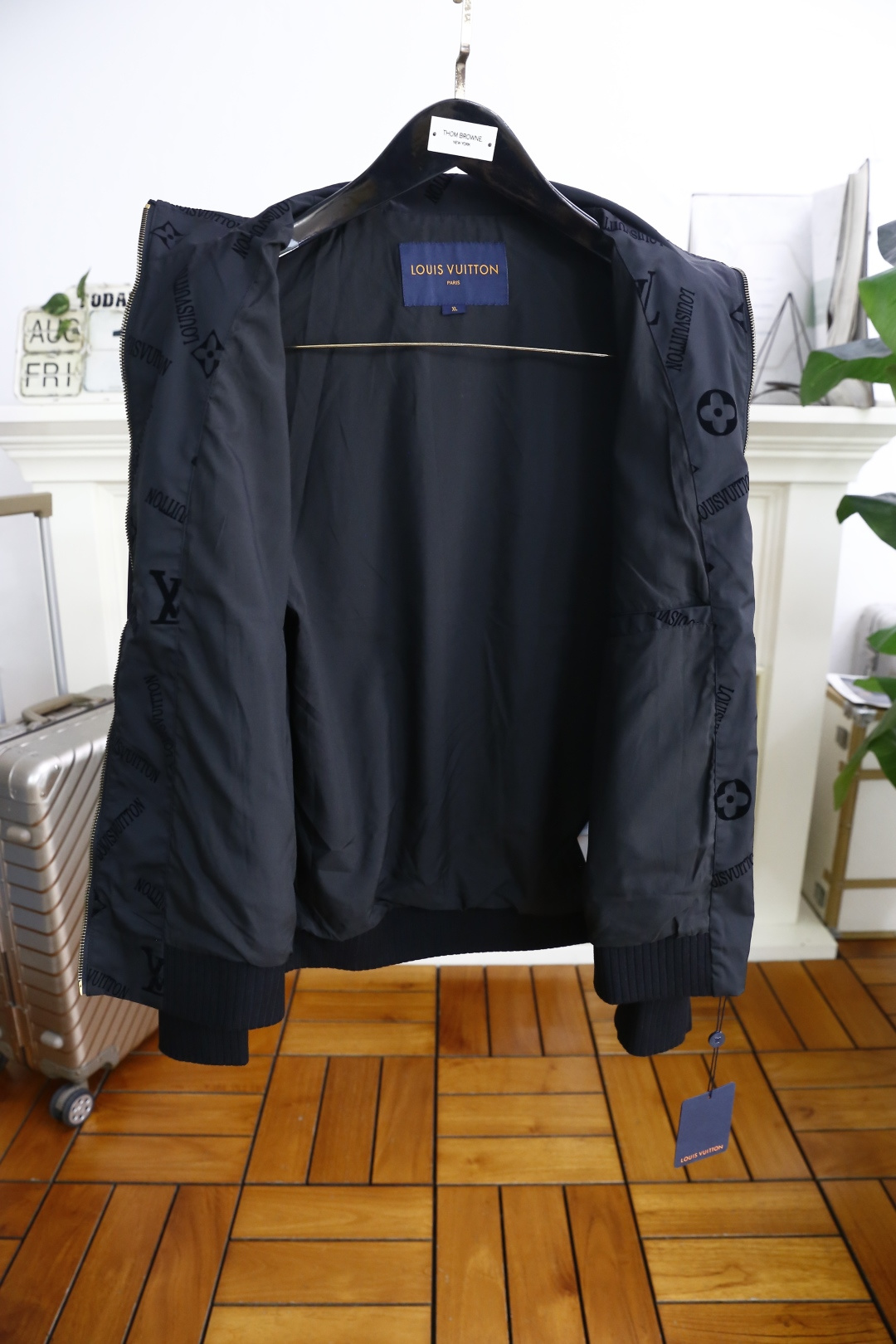 🔥路易威*/Louis Vuitt*n.
秋季新品🆕时尚原單拉链男士夹克，采用高档顶级1.1面料👍🏼手感