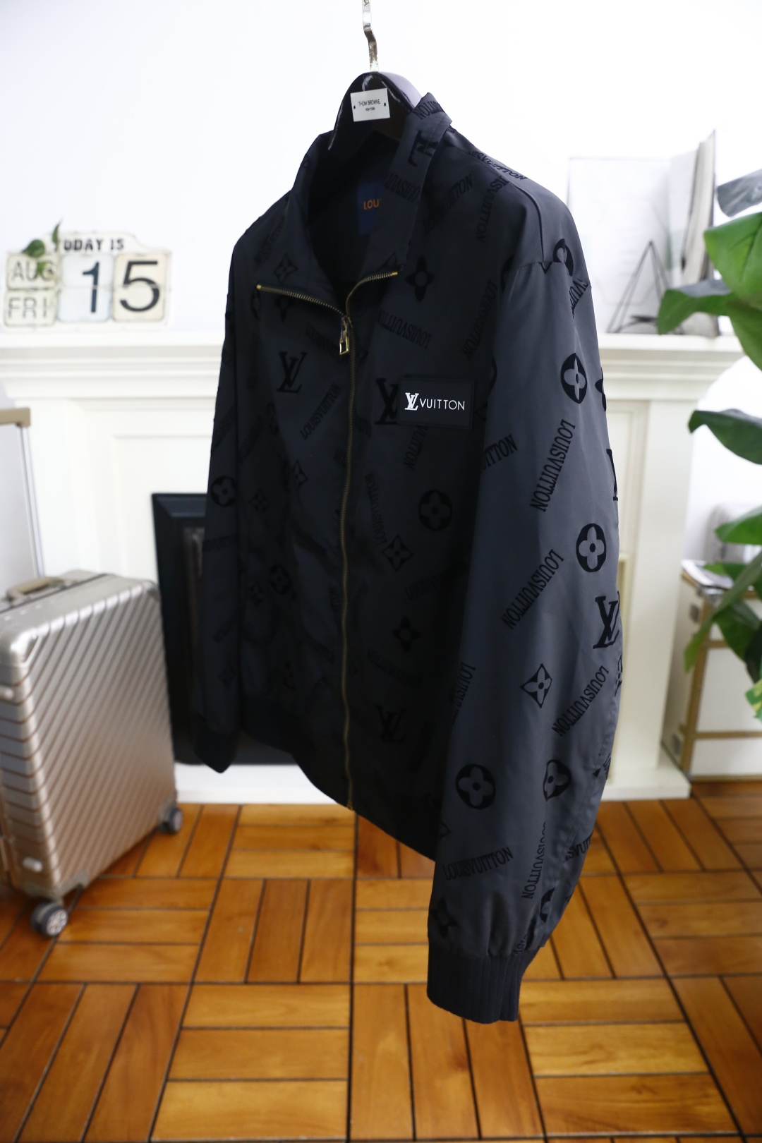 🔥路易威*/Louis Vuitt*n.
秋季新品🆕时尚原單拉链男士夹克，采用高档顶级1.1面料👍🏼手感