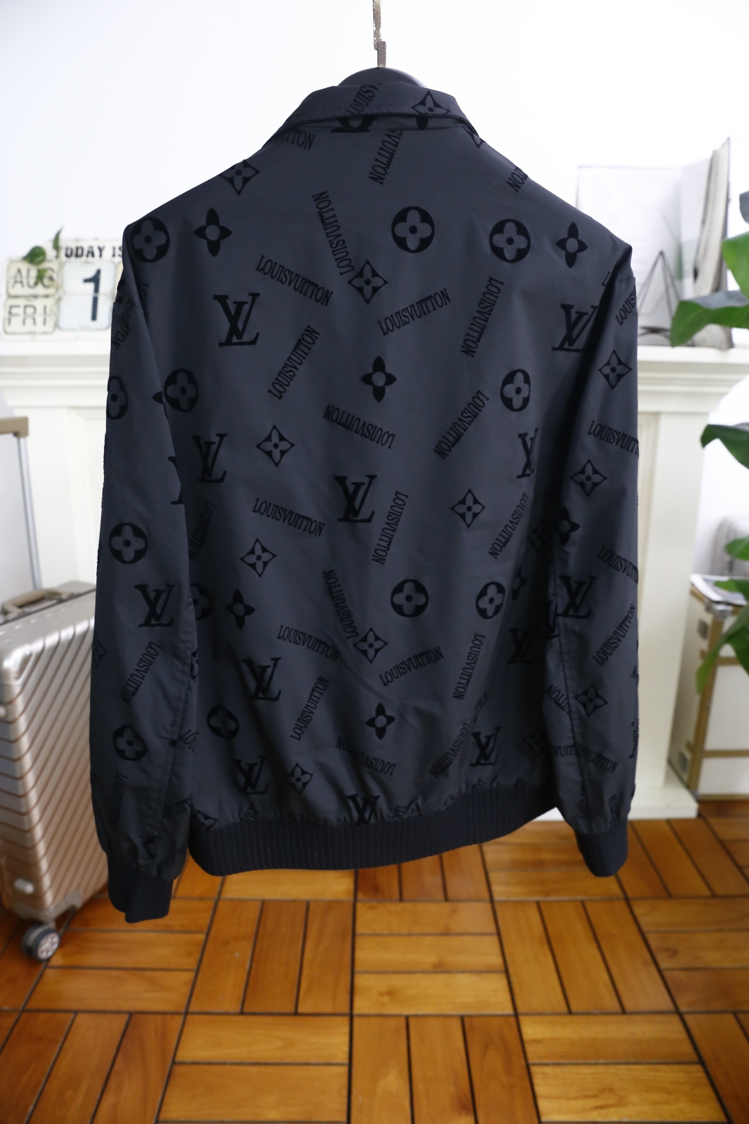 🔥路易威*/Louis Vuitt*n.
秋季新品🆕时尚原單拉链男士夹克，采用高档顶级1.1面料👍🏼手感