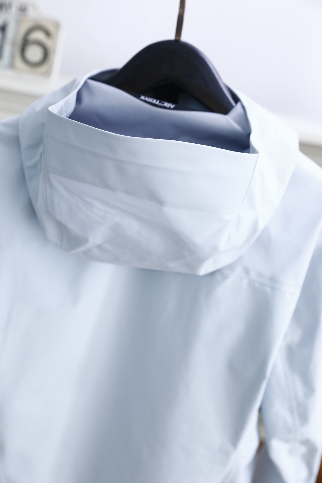 🔥始祖鸟/archaeoPteryx.
26早秋新品🆕时尚百搭男女同款冲锋衣！胸前采用品牌经典LOGO搭