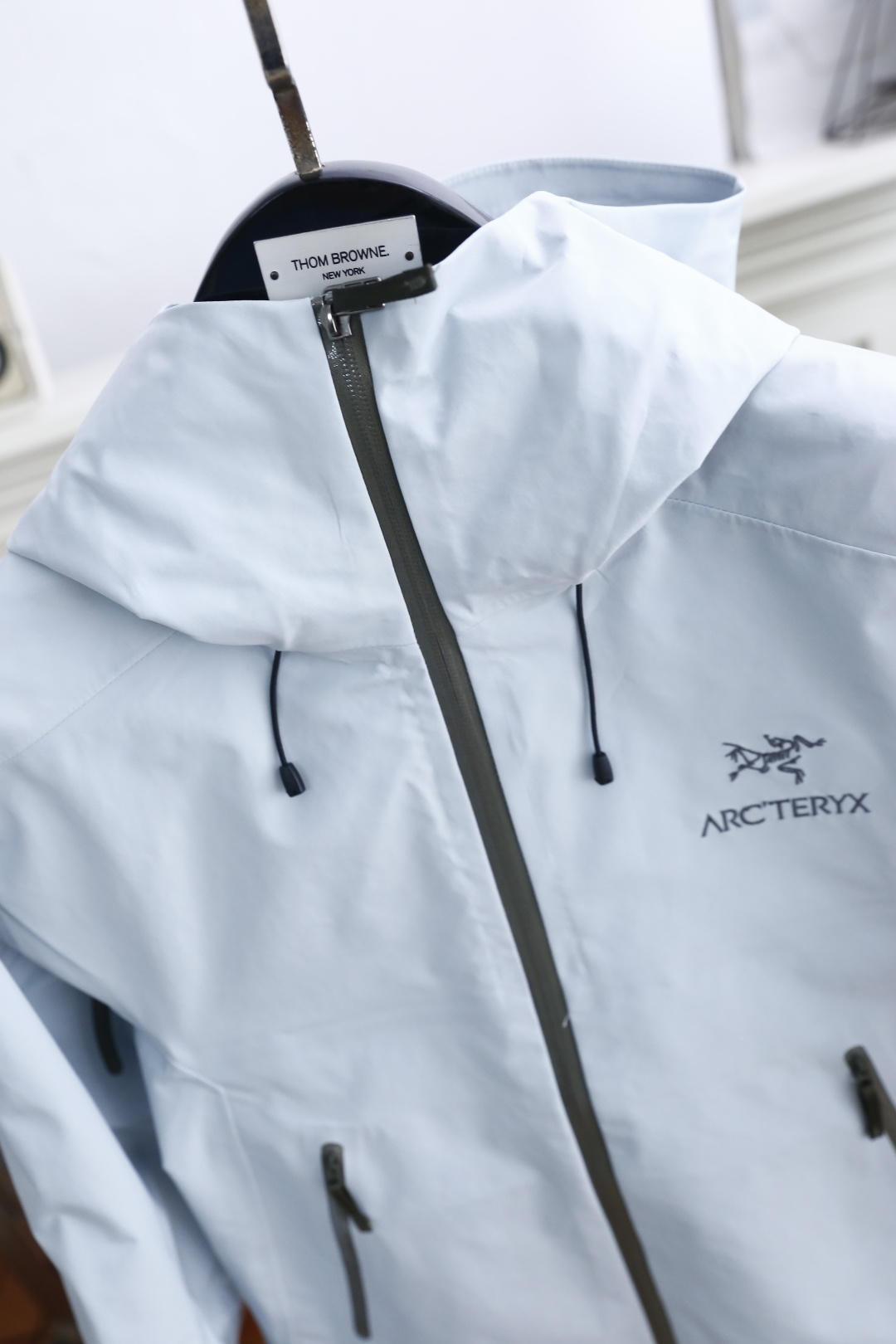 🔥始祖鸟/archaeoPteryx.
26早秋新品🆕时尚百搭男女同款冲锋衣！胸前采用品牌经典LOGO搭