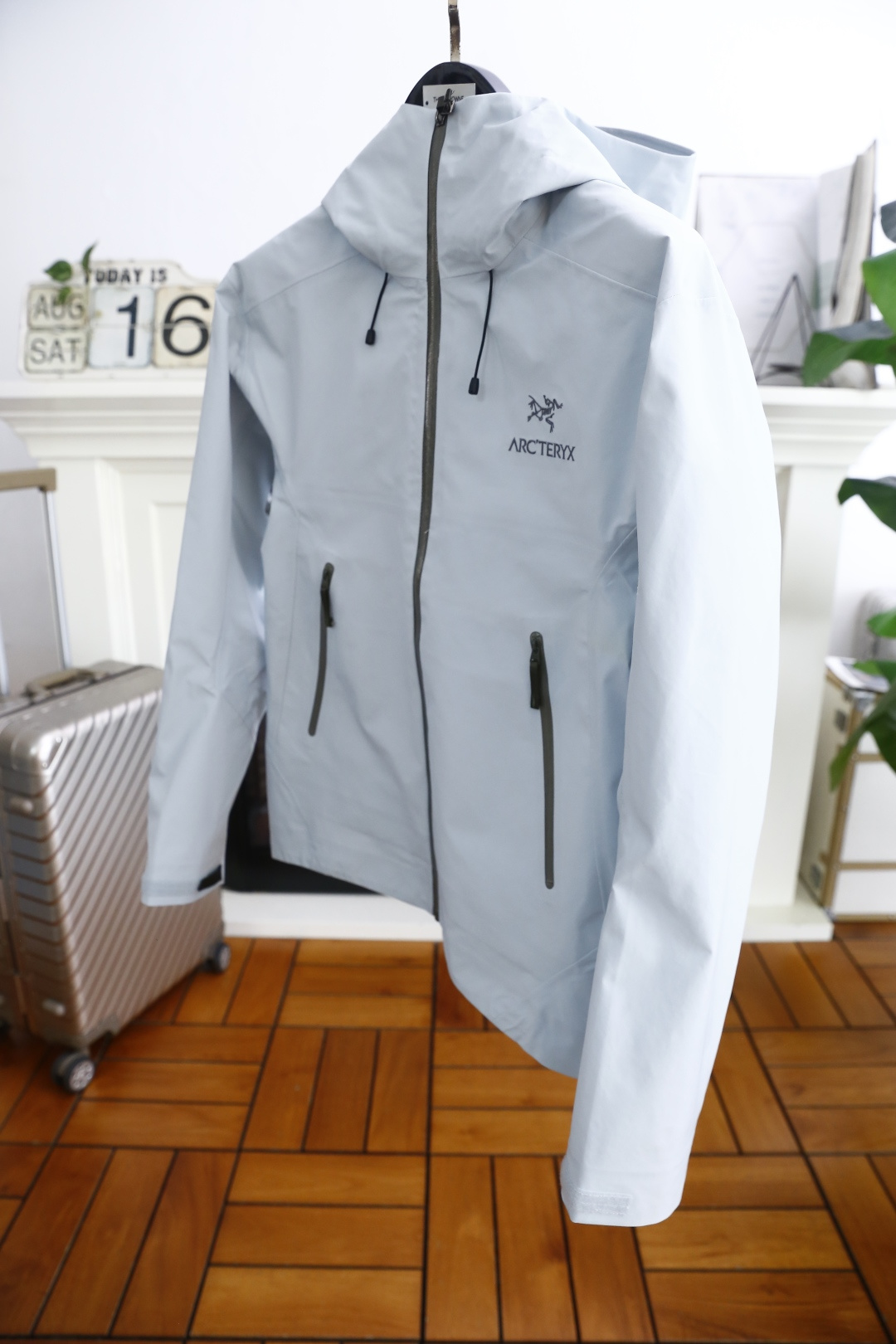 🔥始祖鸟/archaeoPteryx.
26早秋新品🆕时尚百搭男女同款冲锋衣！胸前采用品牌经典LOGO搭