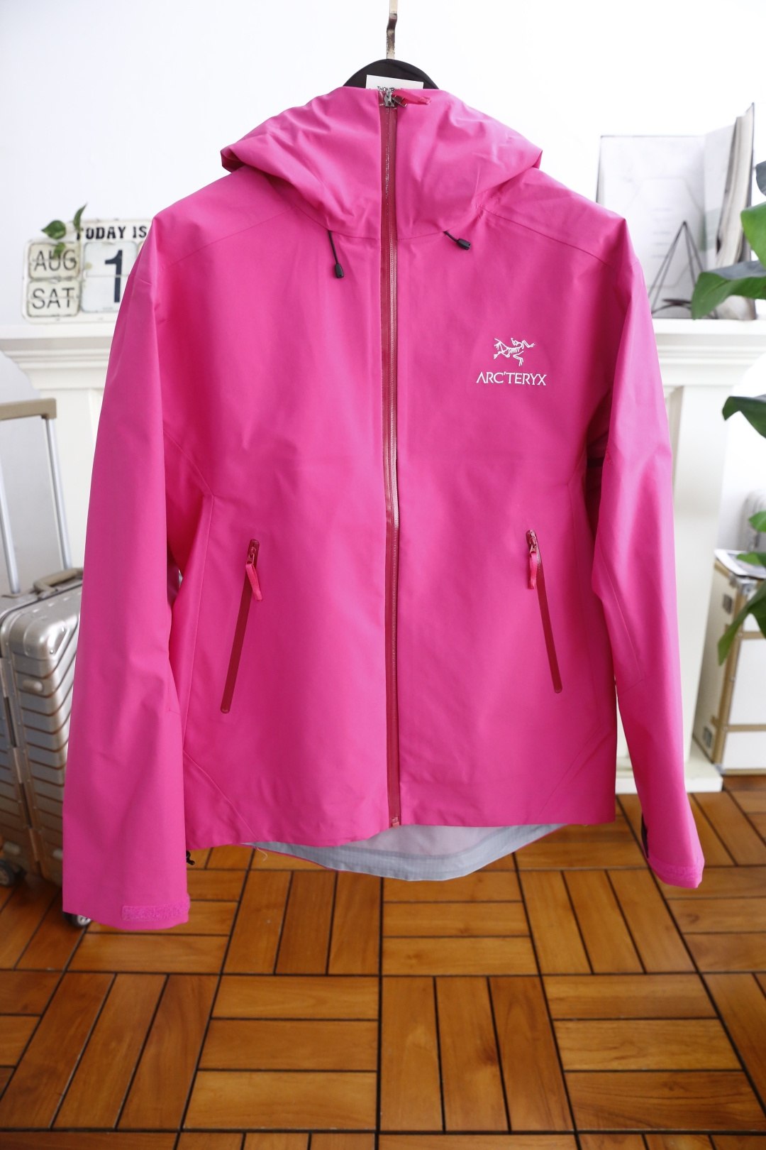 🔥始祖鸟/archaeoPteryx.
26早秋新品🆕时尚百搭男女同款冲锋衣！胸前采用品牌经典LOGO搭