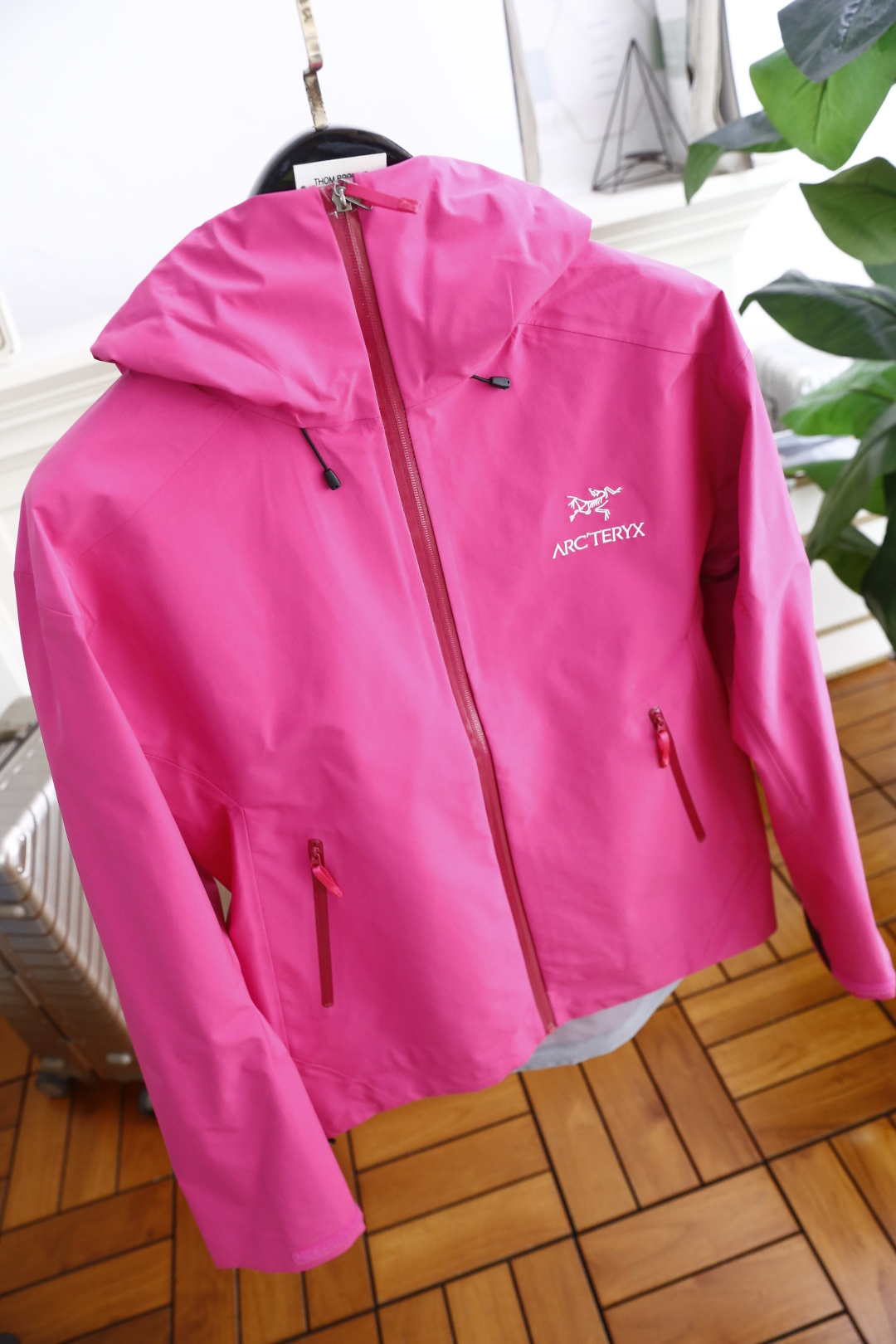 🔥始祖鸟/archaeoPteryx.
26早秋新品🆕时尚百搭男女同款冲锋衣！胸前采用品牌经典LOGO搭