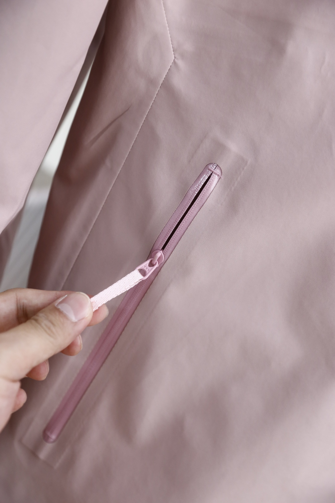 🔥始祖鸟/archaeoPteryx.
26早秋新品🆕时尚百搭男女同款冲锋衣！胸前采用品牌经典LOGO搭