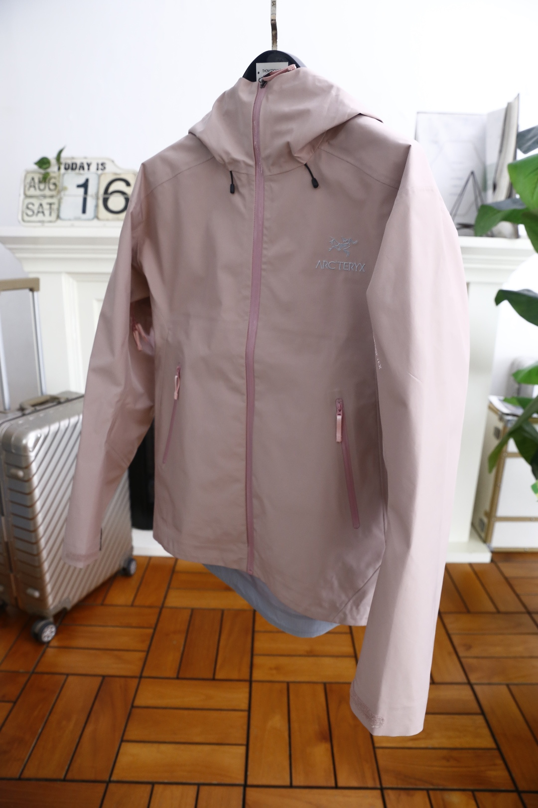 🔥始祖鸟/archaeoPteryx.
26早秋新品🆕时尚百搭男女同款冲锋衣！胸前采用品牌经典LOGO搭