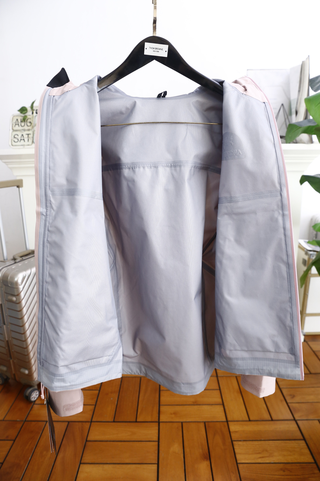 🔥始祖鸟/archaeoPteryx.
26早秋新品🆕时尚百搭男女同款冲锋衣！胸前采用品牌经典LOGO搭