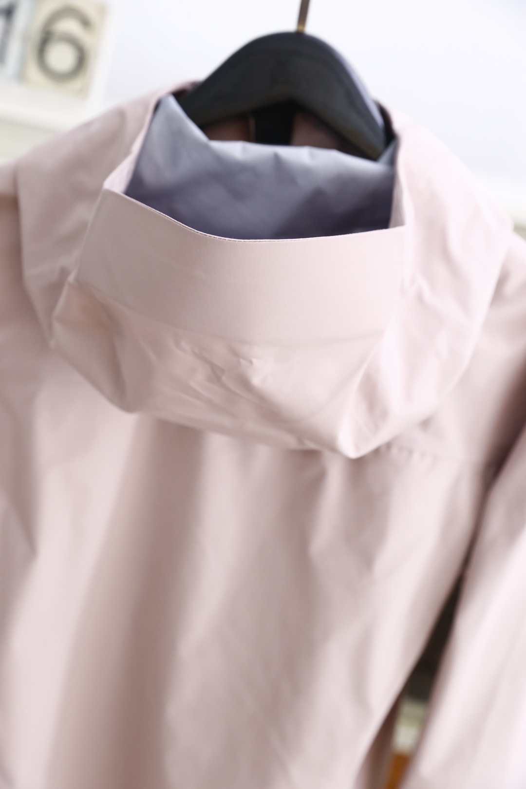 🔥始祖鸟/archaeoPteryx.
26早秋新品🆕时尚百搭男女同款冲锋衣！胸前采用品牌经典LOGO搭