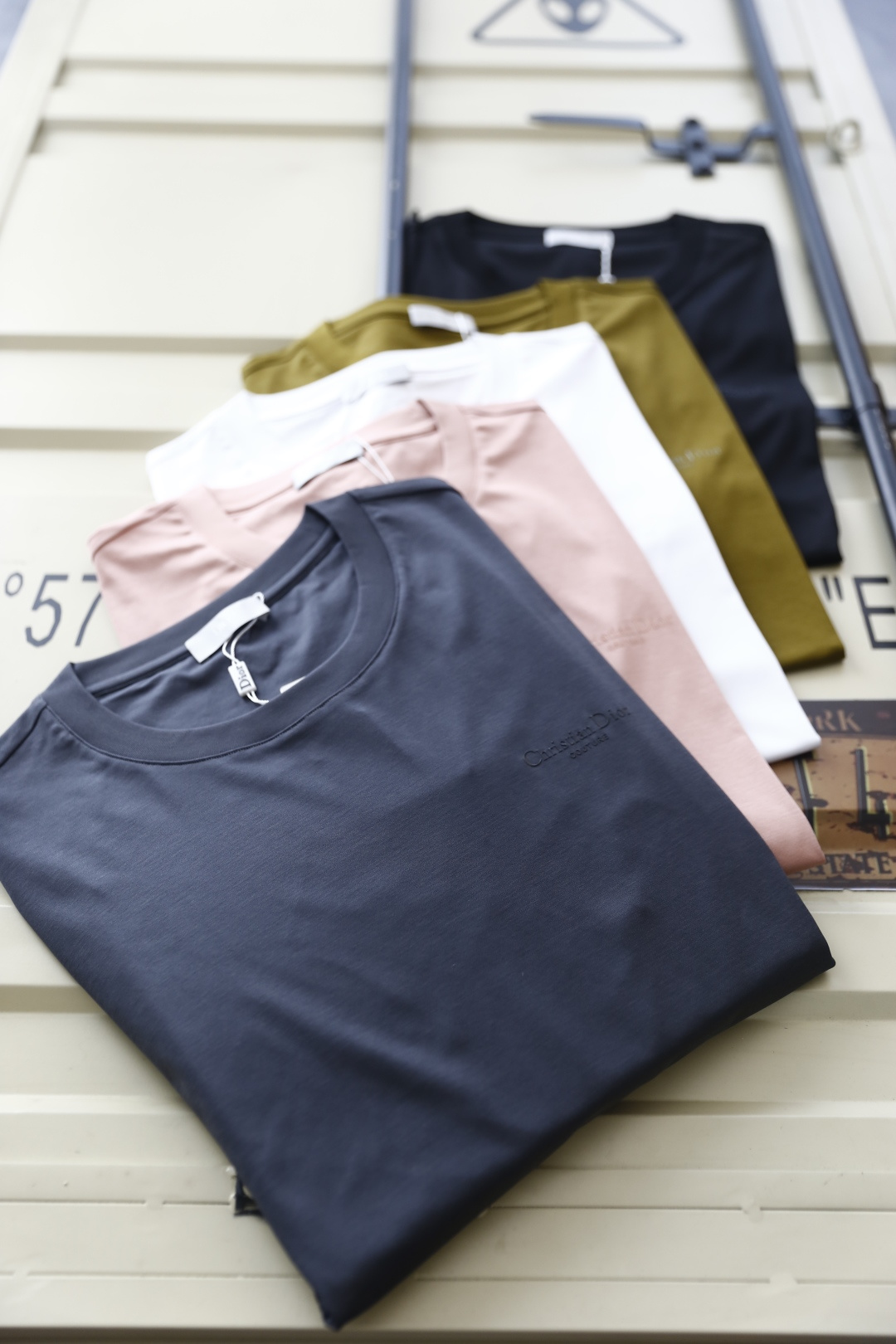 🔥迪奥/Christian D*or.
2025夏季男士圆领短袖🍃奢华经典品牌LOGO标识标注👍🏼上身就